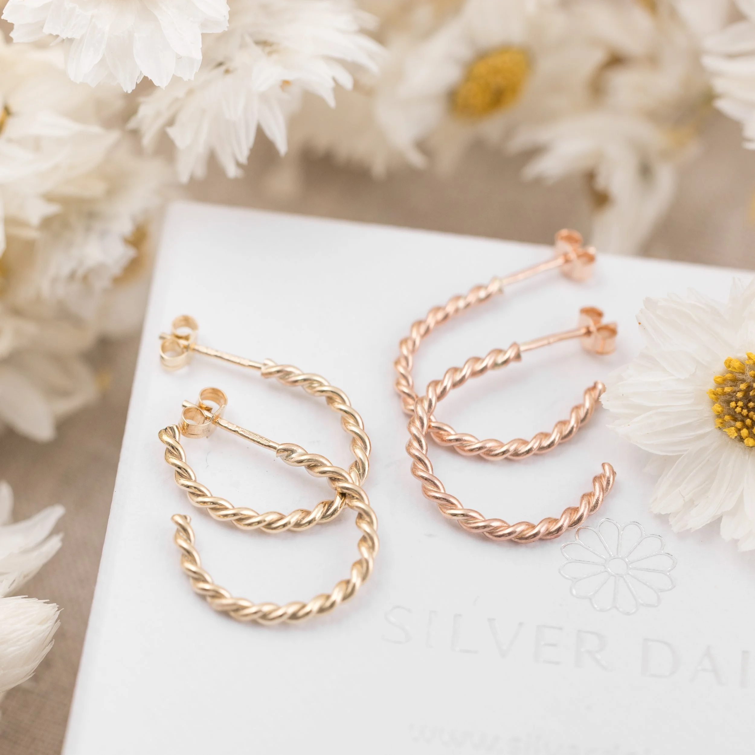 9ct-Rose-Gold-Twist-Hoop-Earrings-005-w.jpg