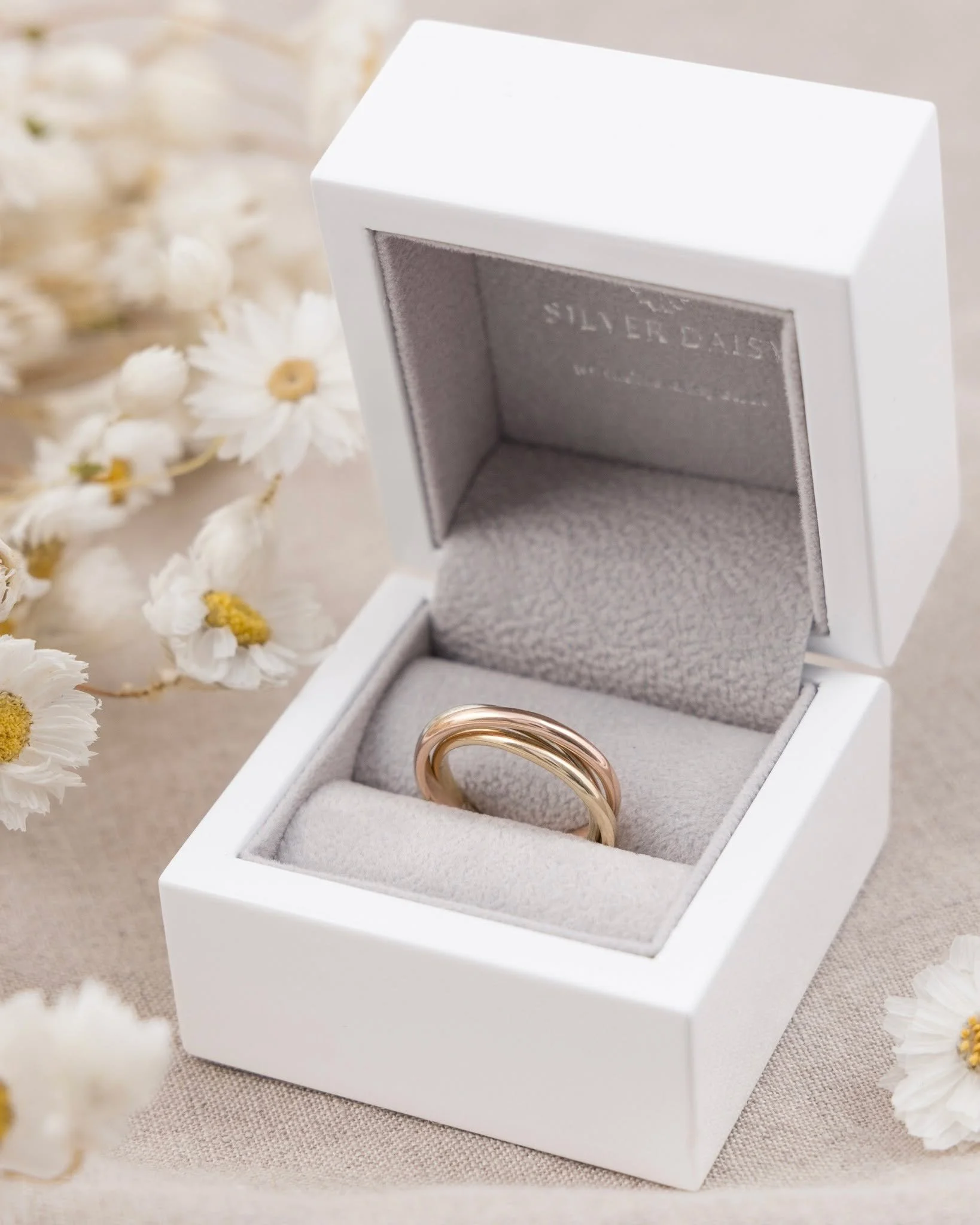 Save the Date | Sopwell House Wedding Fair 💍

I&rsquo;m delighted to be exhibiting at the Sopwell House Wedding Fair on 24th October, showcasing Silver Daisy&rsquo;s bespoke wedding rings and our unique Make Each Other&rsquo;s Wedding Rings Experien
