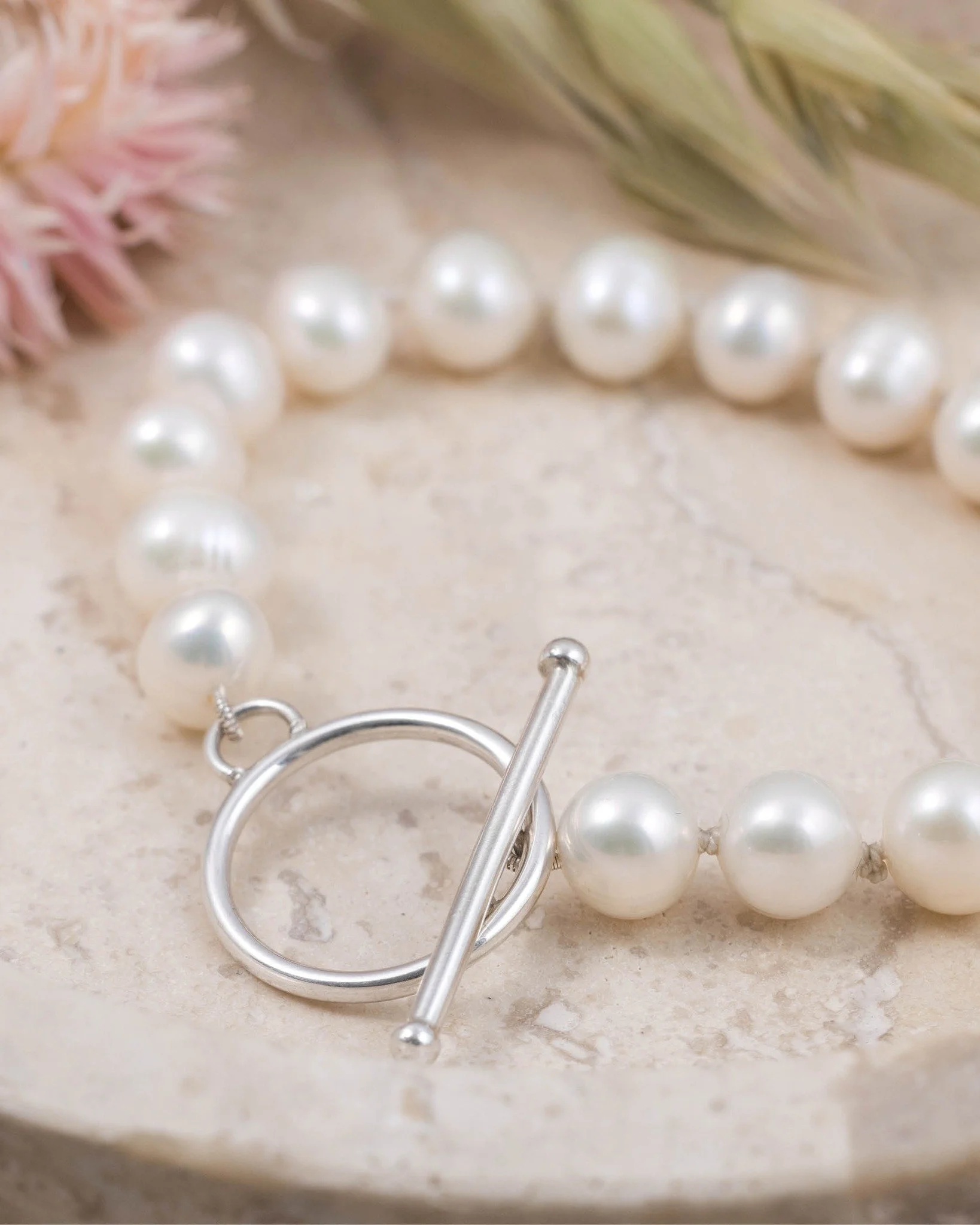 Some pieces never go out of style.

There&rsquo;s something effortlessly elegant about classic ivory pearls - beautiful enough for a special occasion, yet simple enough to become part of your everyday jewellery collection.

Our Ivory Pearl Bracelet p