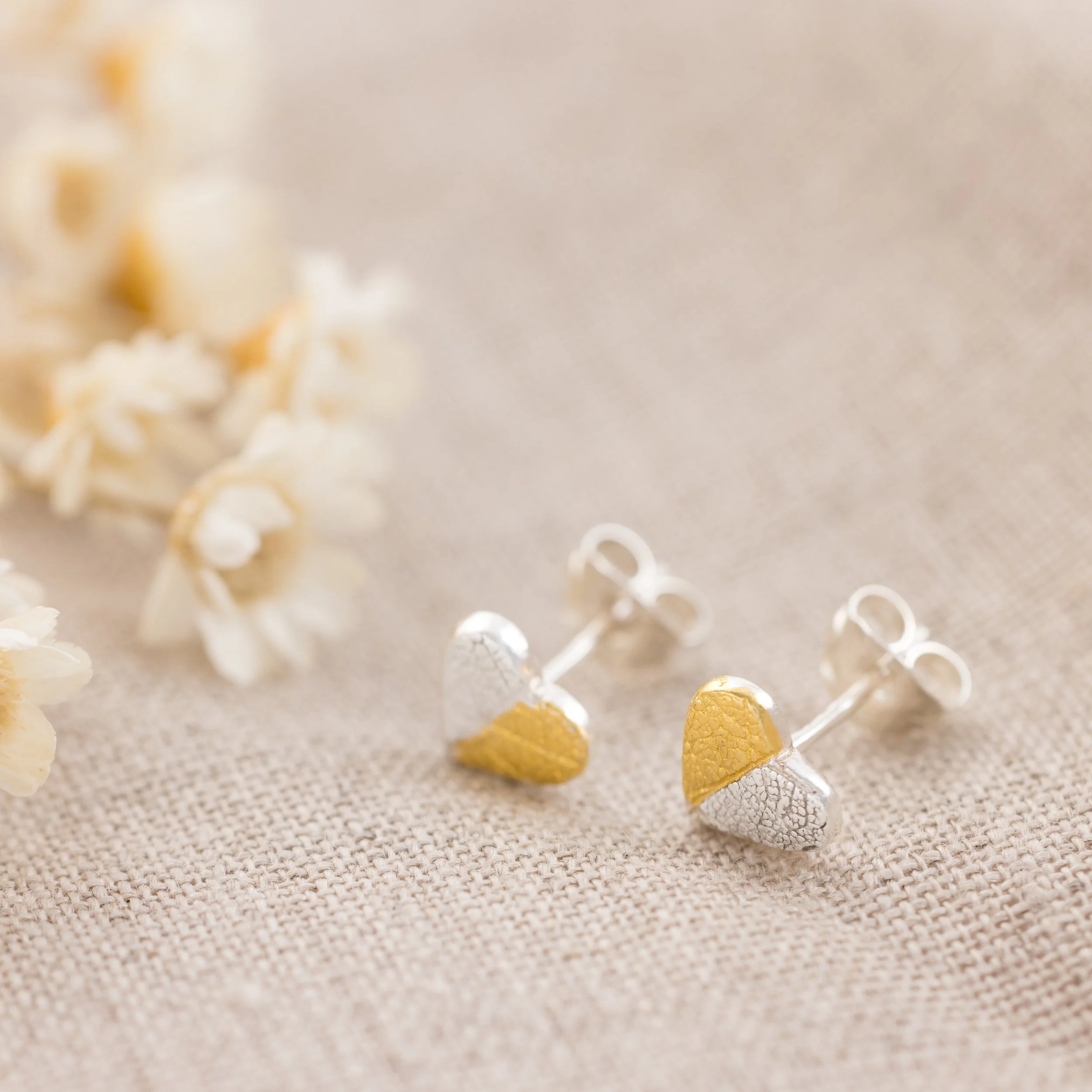 Keum-Boo-Heart-Leaf-Stud-Earrings-Mini-2-008-w.jpg