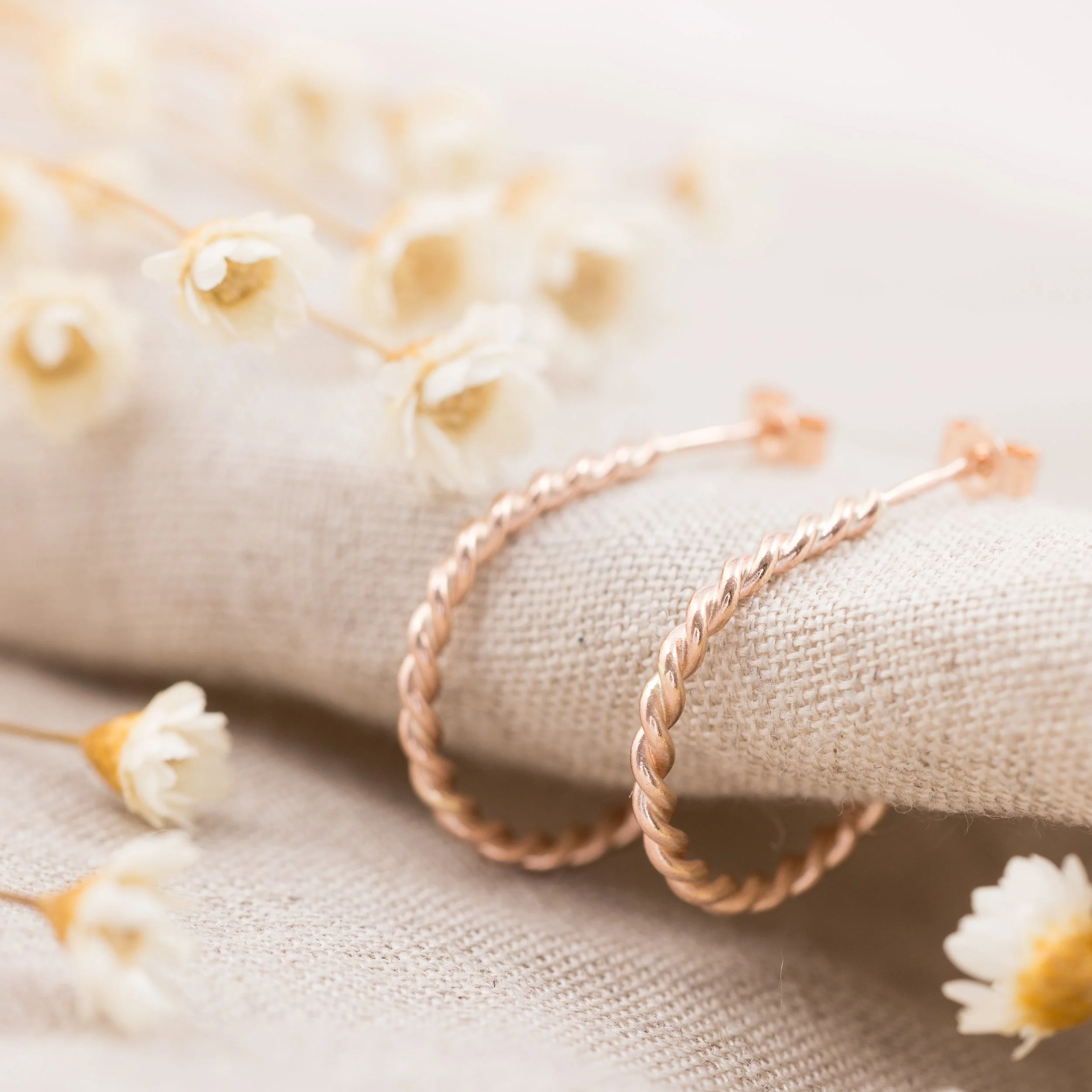 9ct-Rose-Gold-Twist-Hoop-Earrings-019-w.jpg