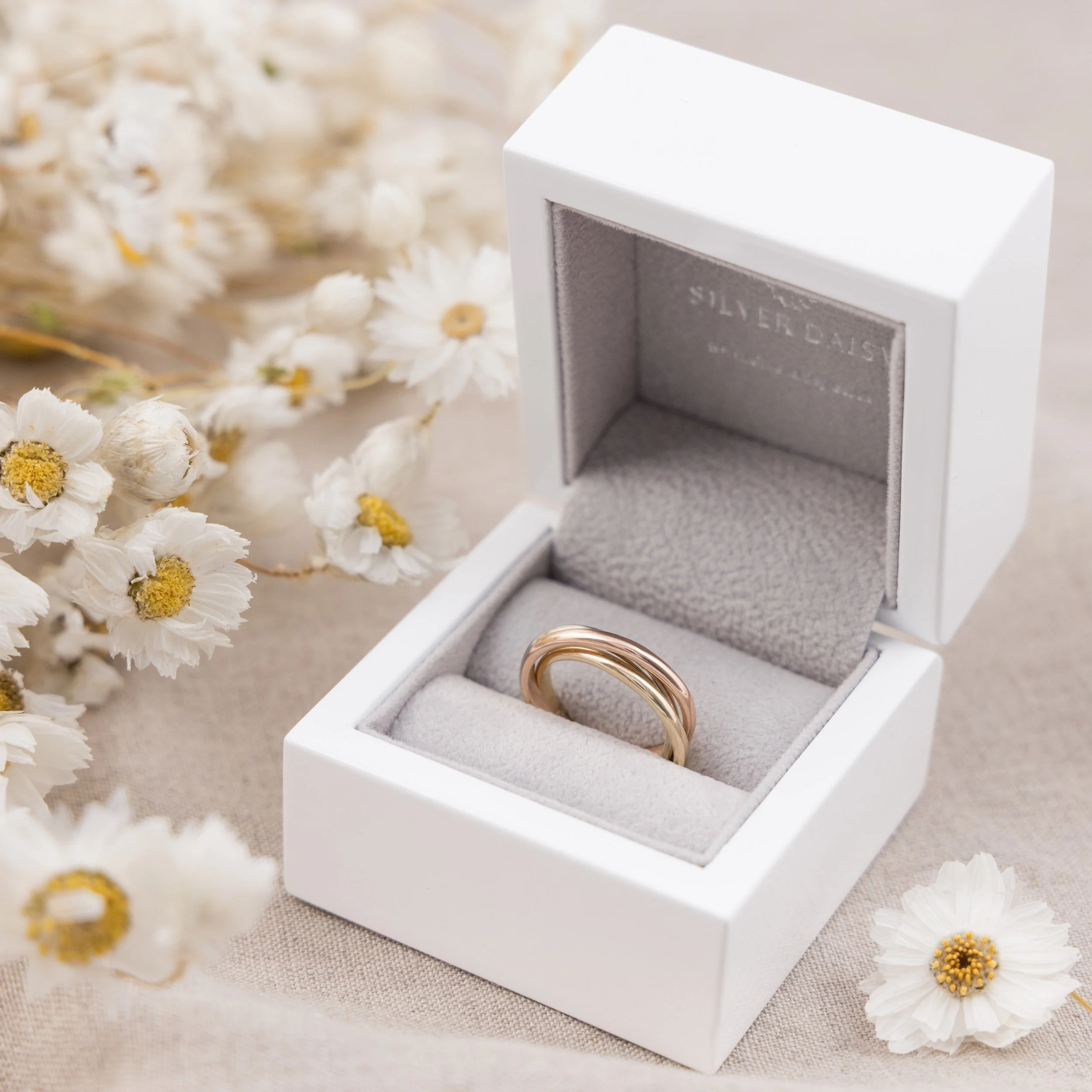 9ct-Gold-Tricolour-Trinity-Ring-2-017-w.jpg