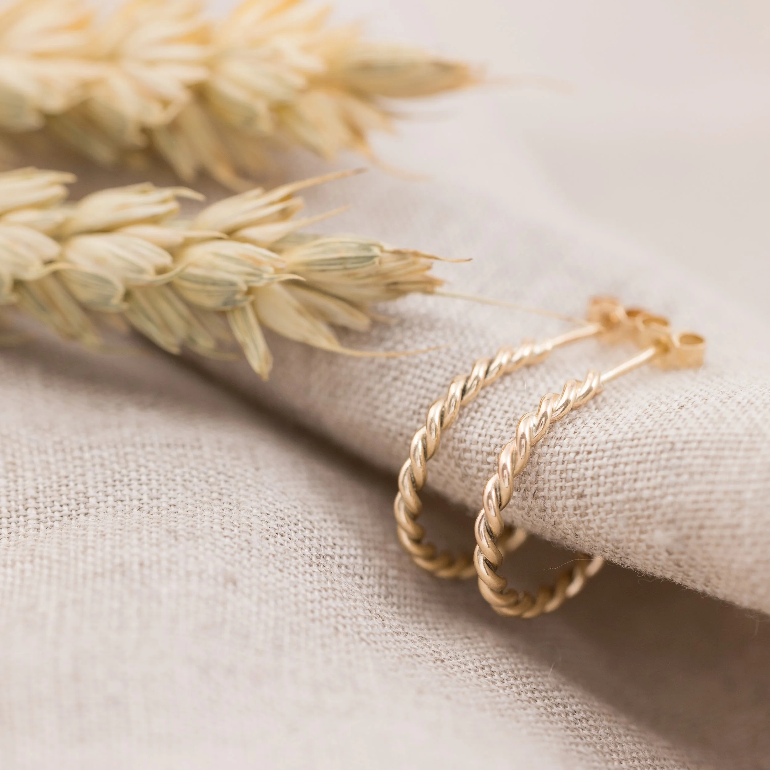 9ct-Yellow-Gold-Twist-Hoop-Earrings-016-w.jpg