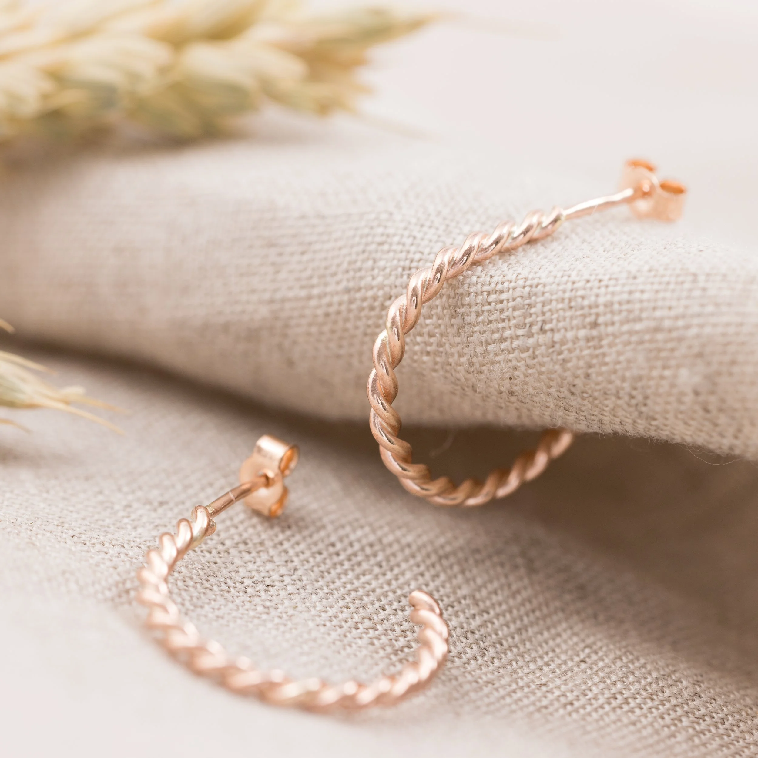 9ct-Rose-Gold-Twist-Hoop-Earrings-021-w.jpg