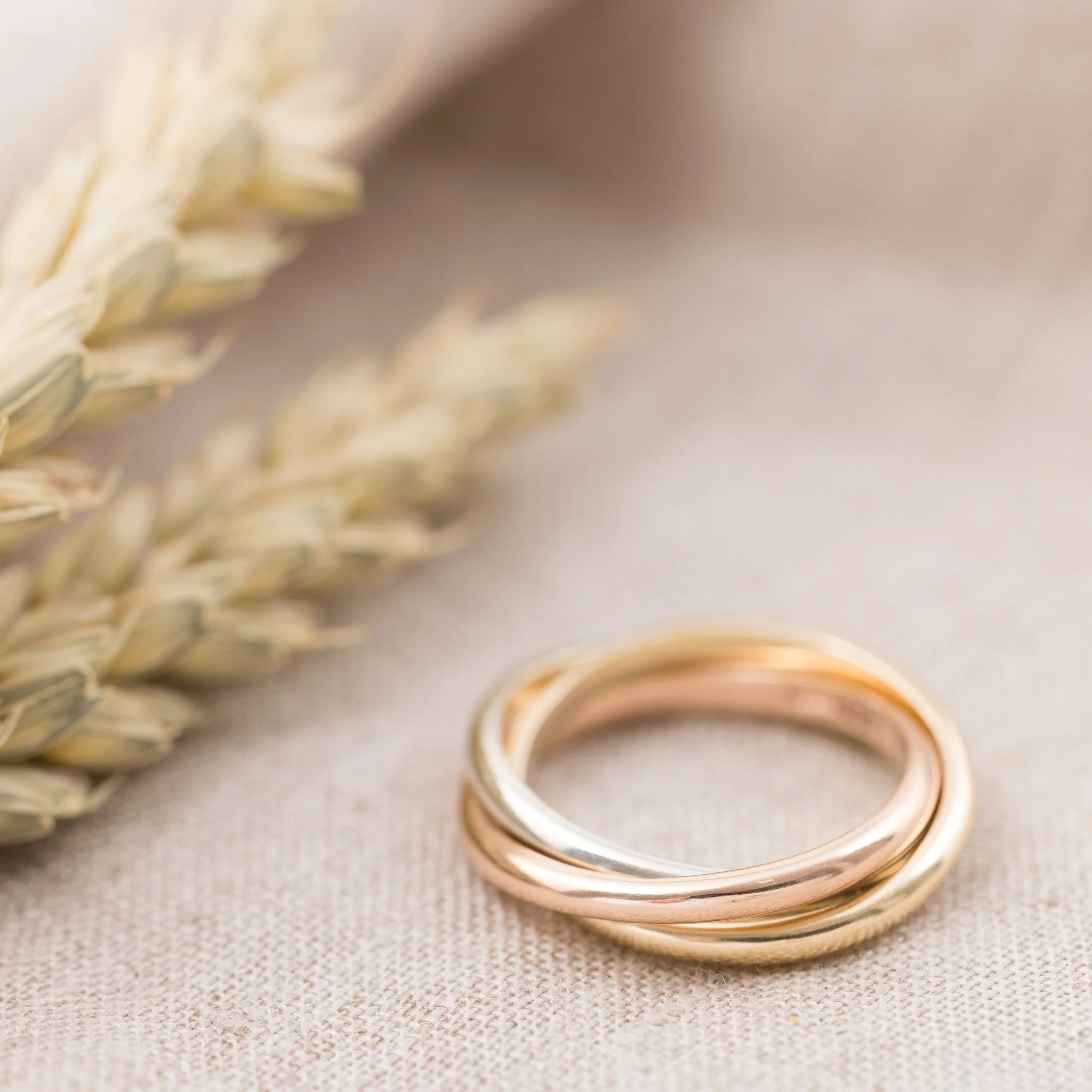 9ct-Gold-Tricolour-Trinity-Ring-2-009-w.jpg