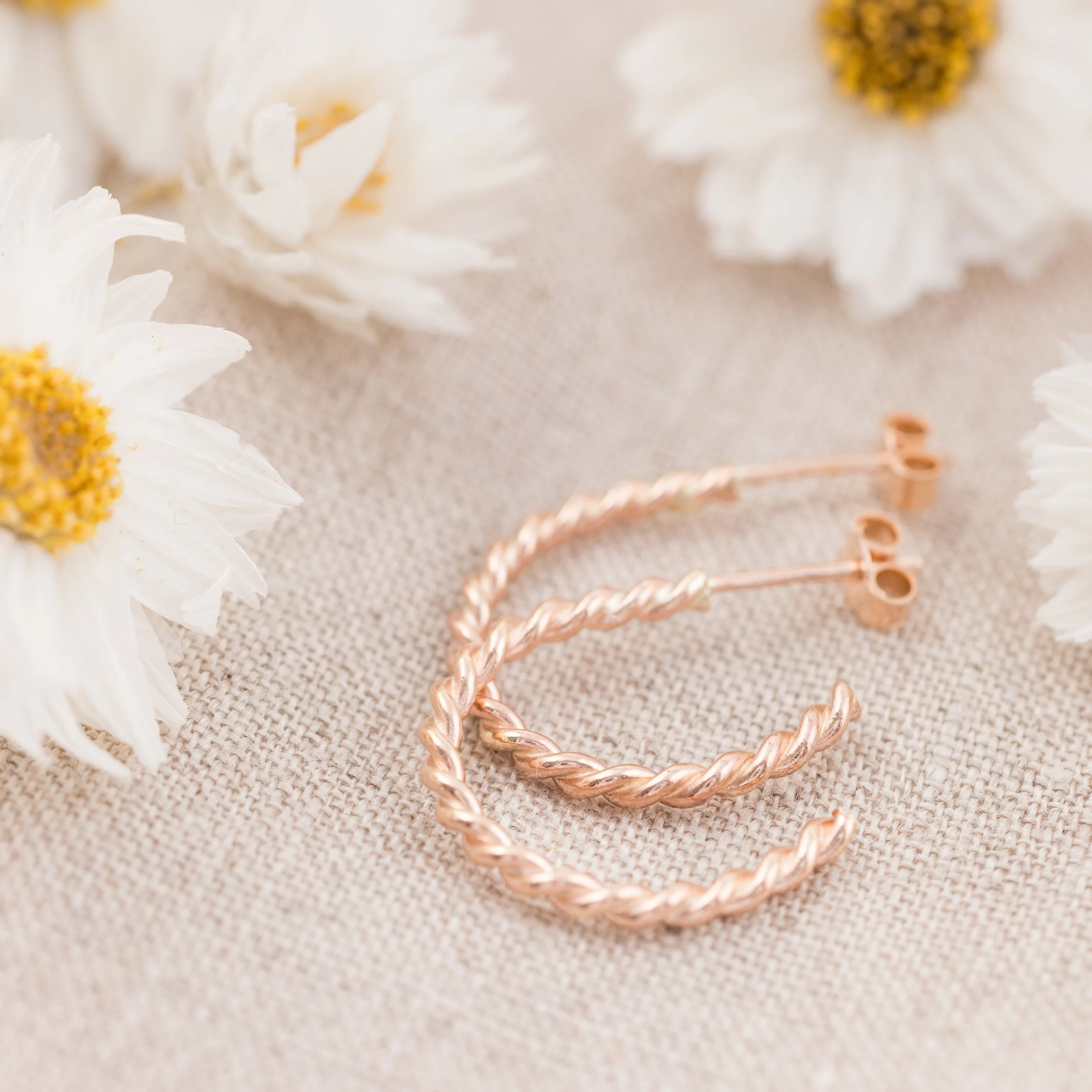9ct-Rose-Gold-Twist-Hoop-Earrings-008-w.jpg