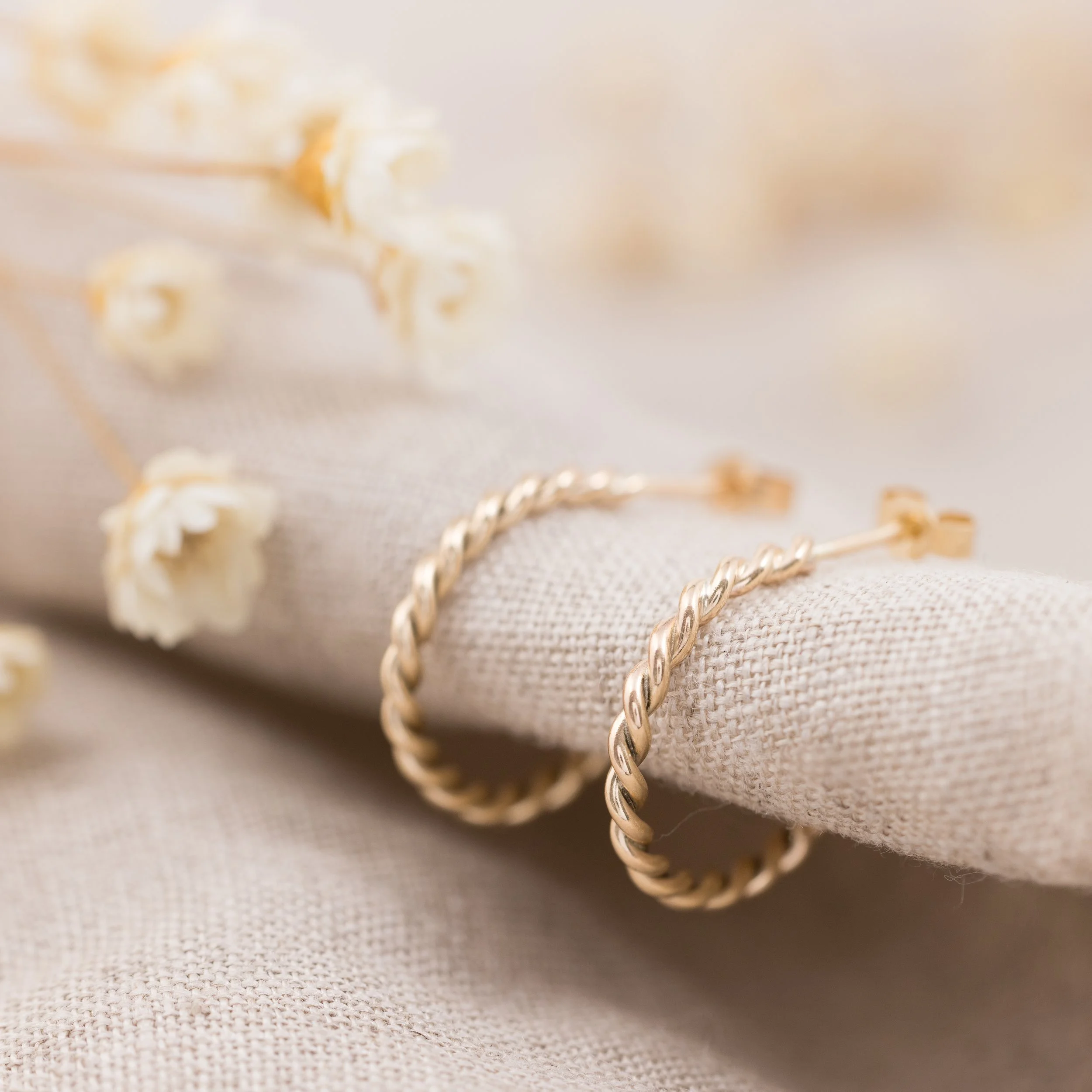 9ct-Yellow-Gold-Twist-Hoop-Earrings-013-w.jpg