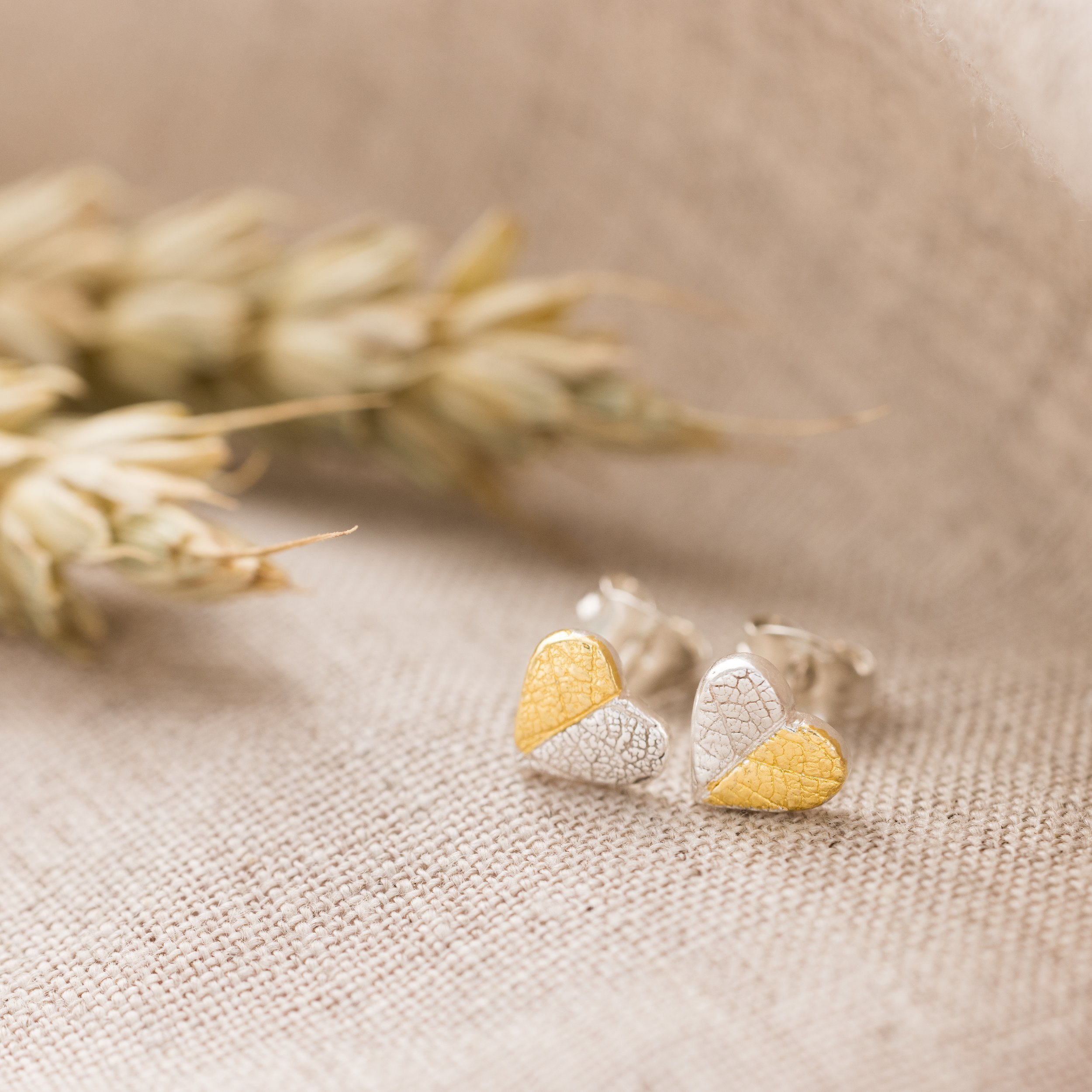Keum-Boo-Heart-Leaf-Stud-Earrings-Mini-2-012-w.jpg