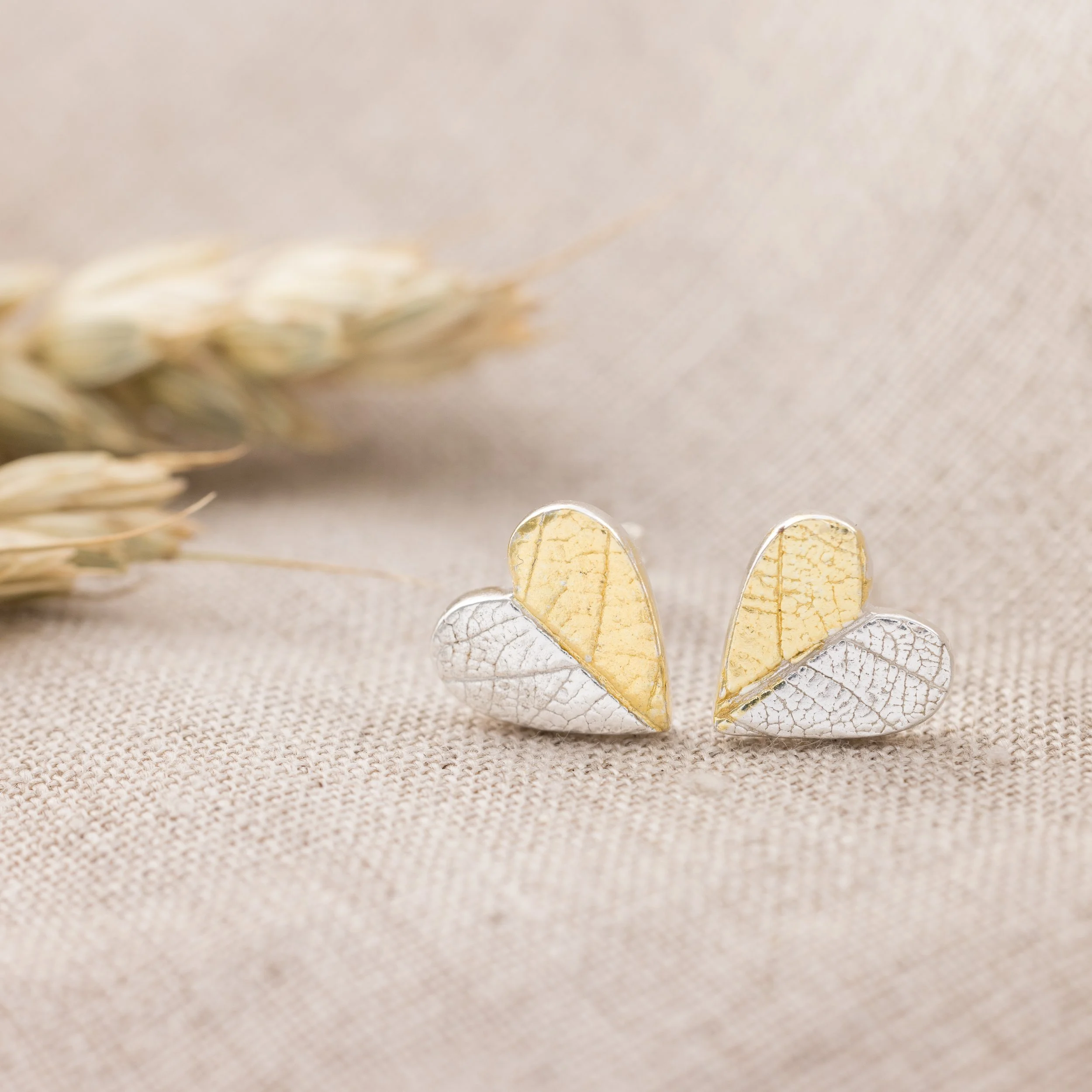 Keum-Boo-Heart-Leaf-Stud-Earrings-Medium-2-007-w.jpg