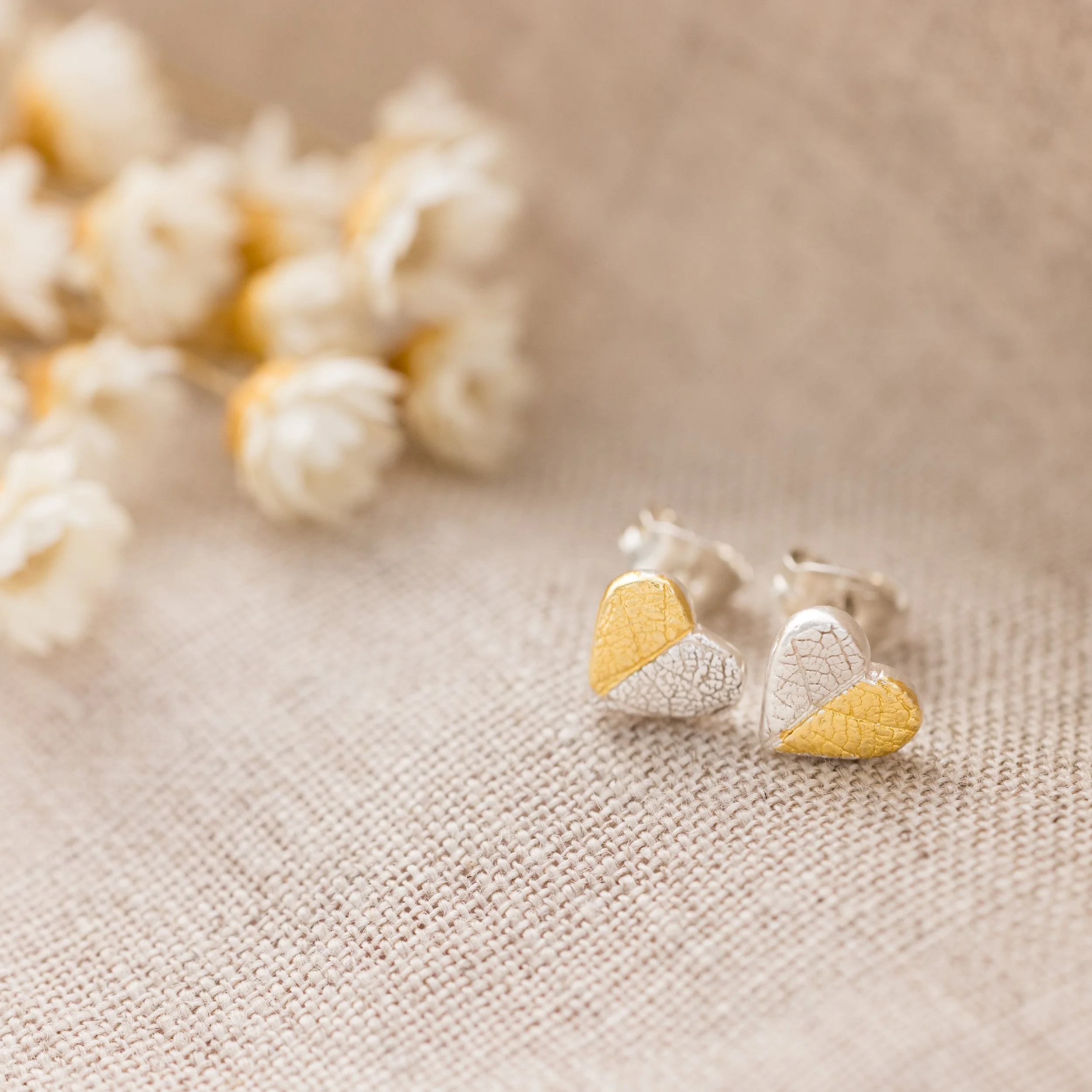 Keum-Boo-Heart-Leaf-Stud-Earrings-Mini-2-010-w.jpg