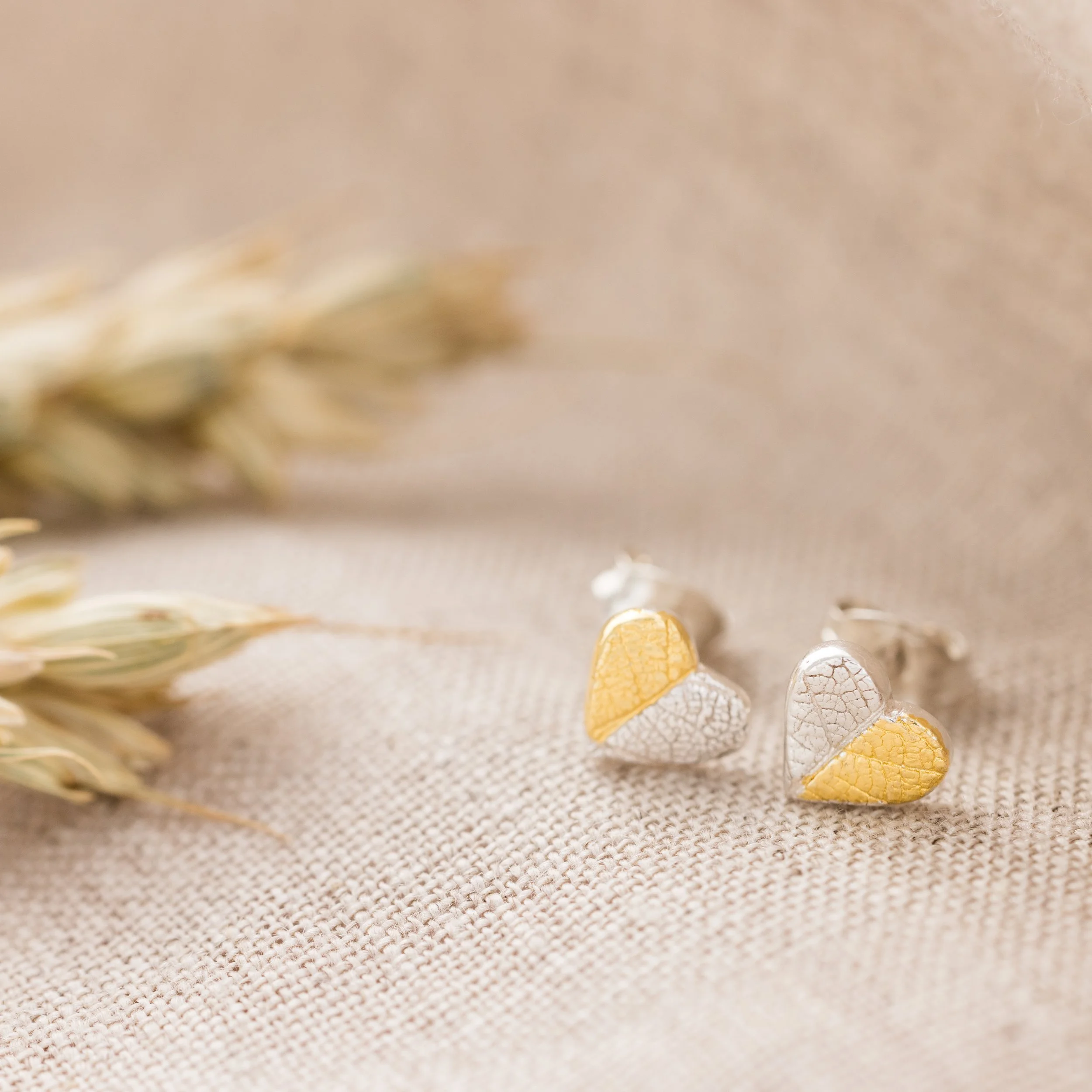 Keum-Boo-Heart-Leaf-Stud-Earrings-Mini-2-011-w.jpg