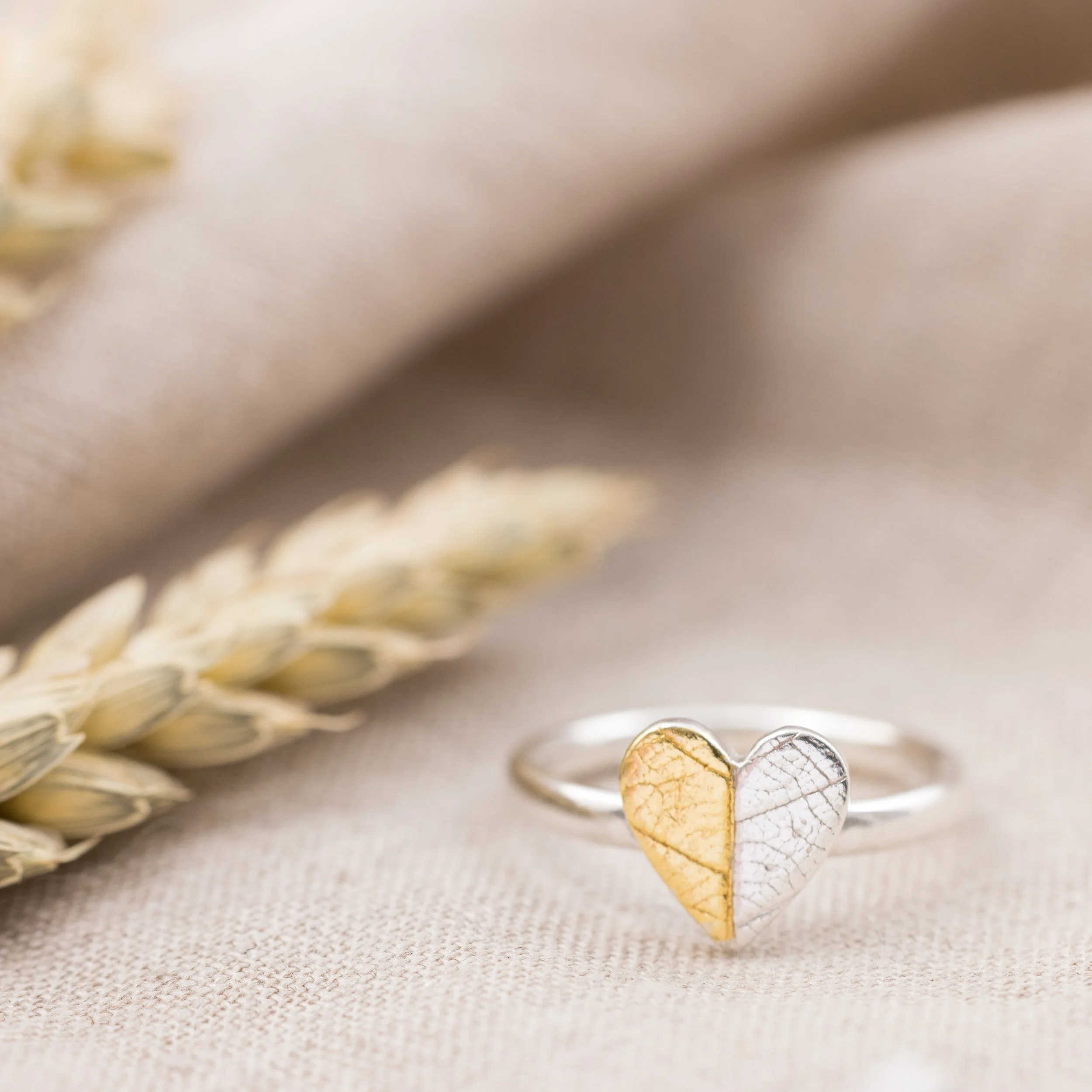Keum-Boo-Heart-Leaf-Ring-Medium-2-009-w.jpg
