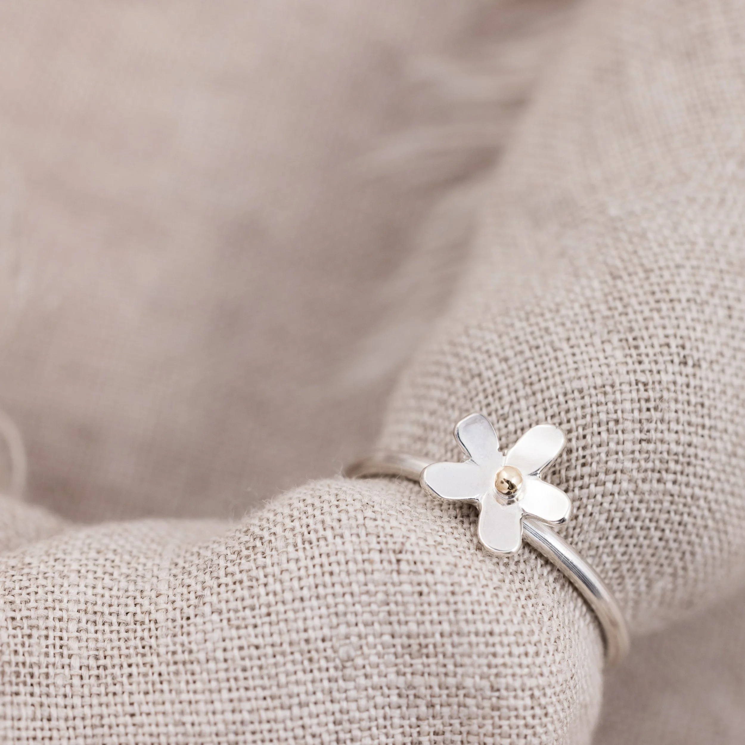 Silver-Daisy-Ring-Mini-016-w.jpg