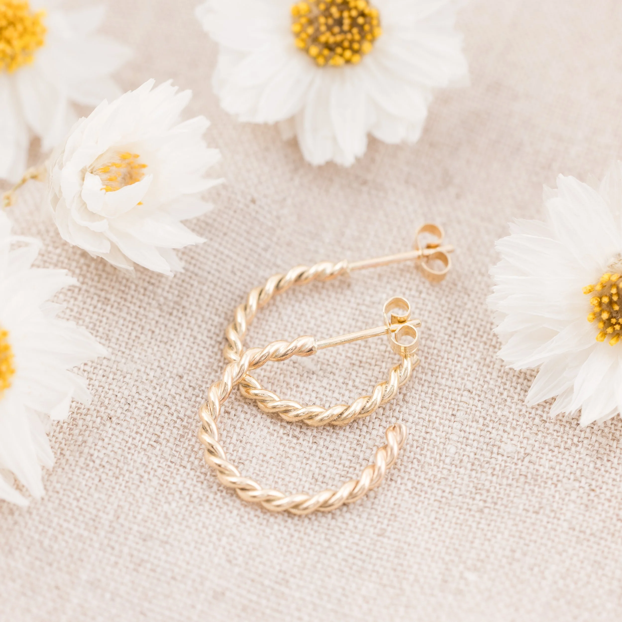 9ct-Yellow-Gold-Twist-Hoop-Earrings-007-w.jpg