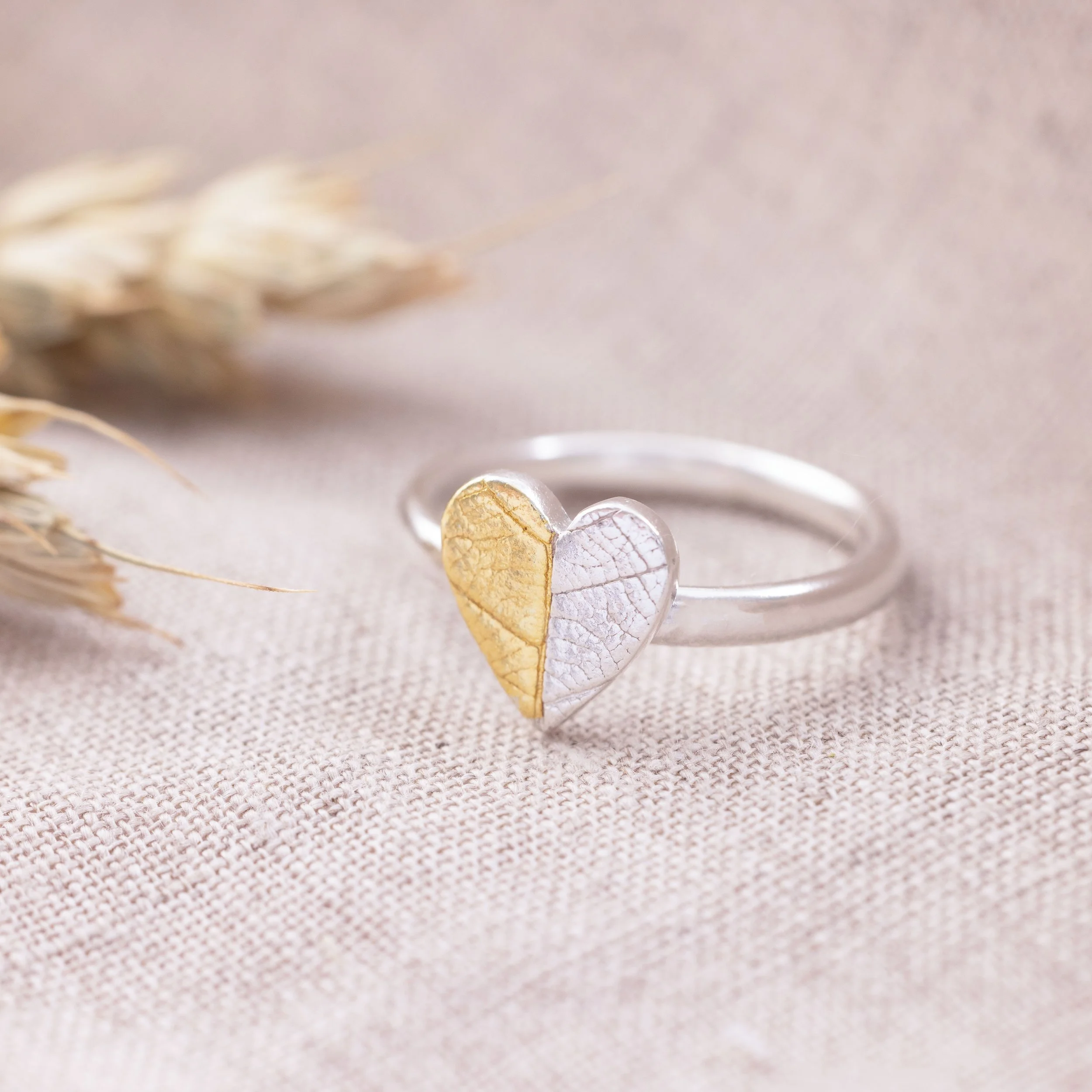 Keum-Boo-Heart-Leaf-Ring-Medium-2-011-w.jpg