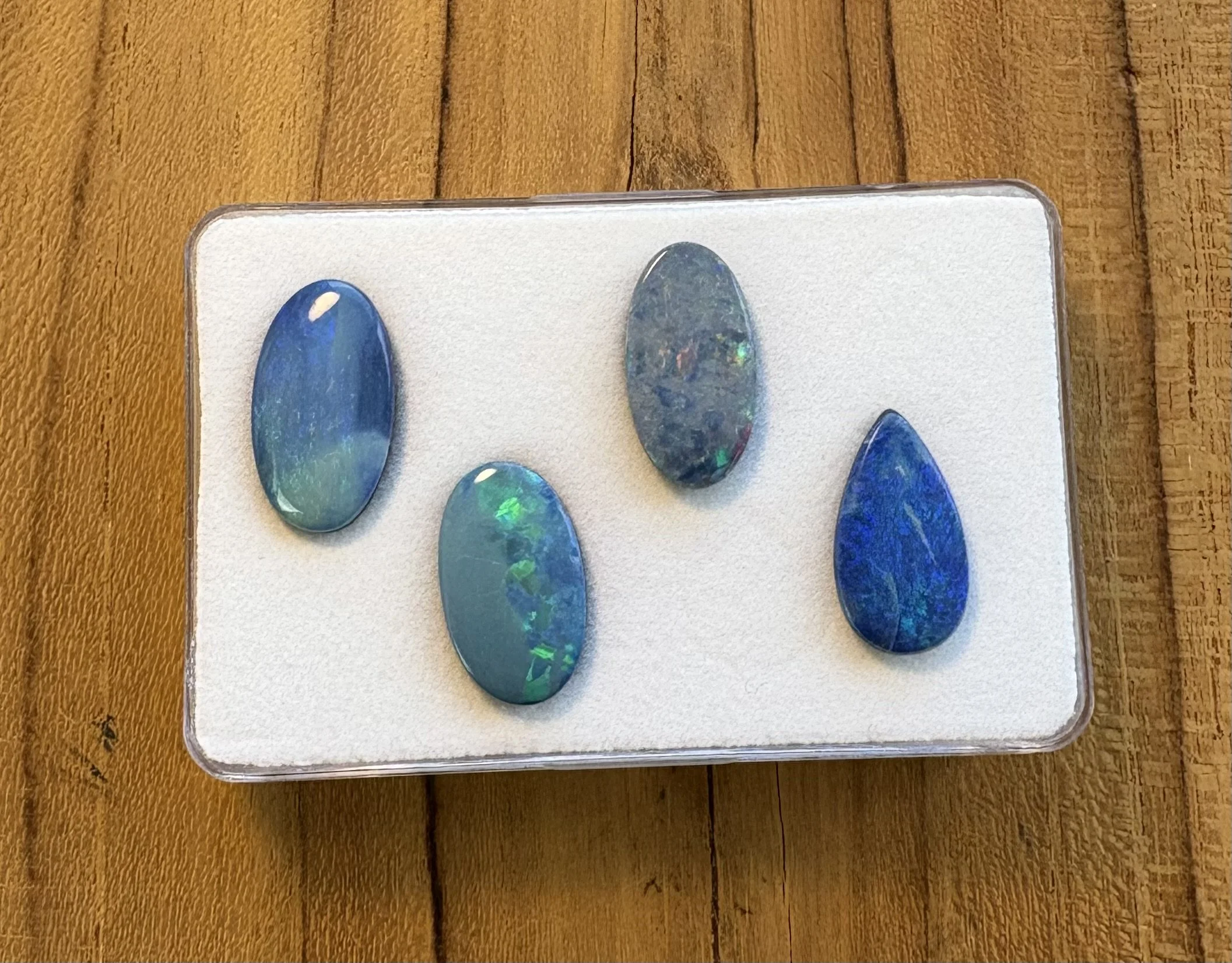 Australische opaal (doublet)