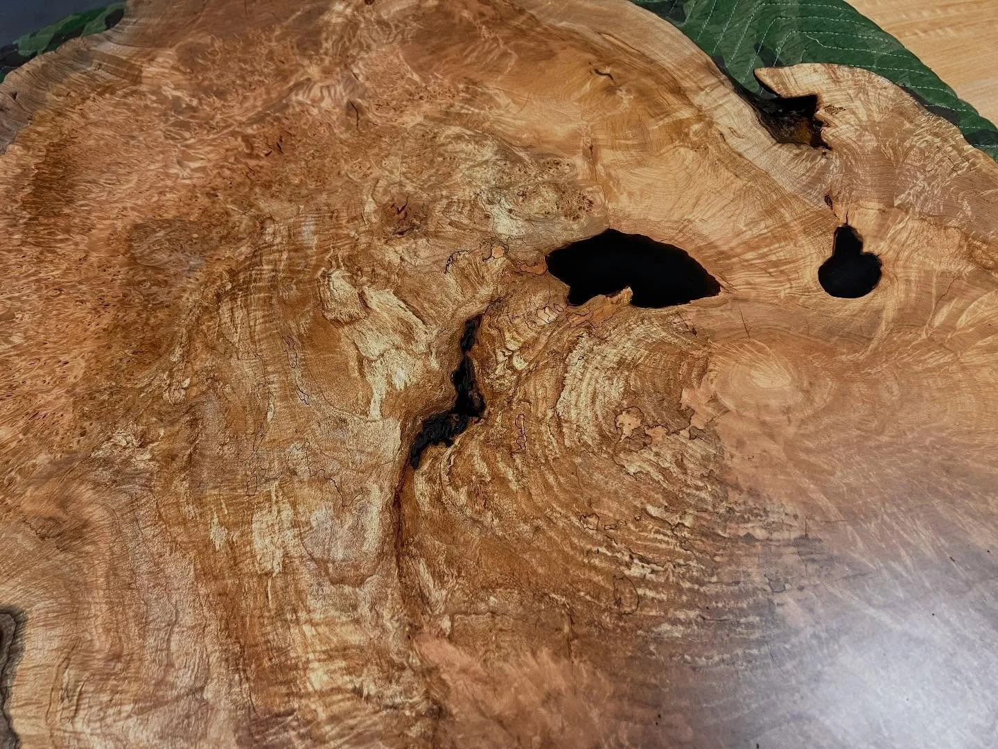 burl table3.jpg