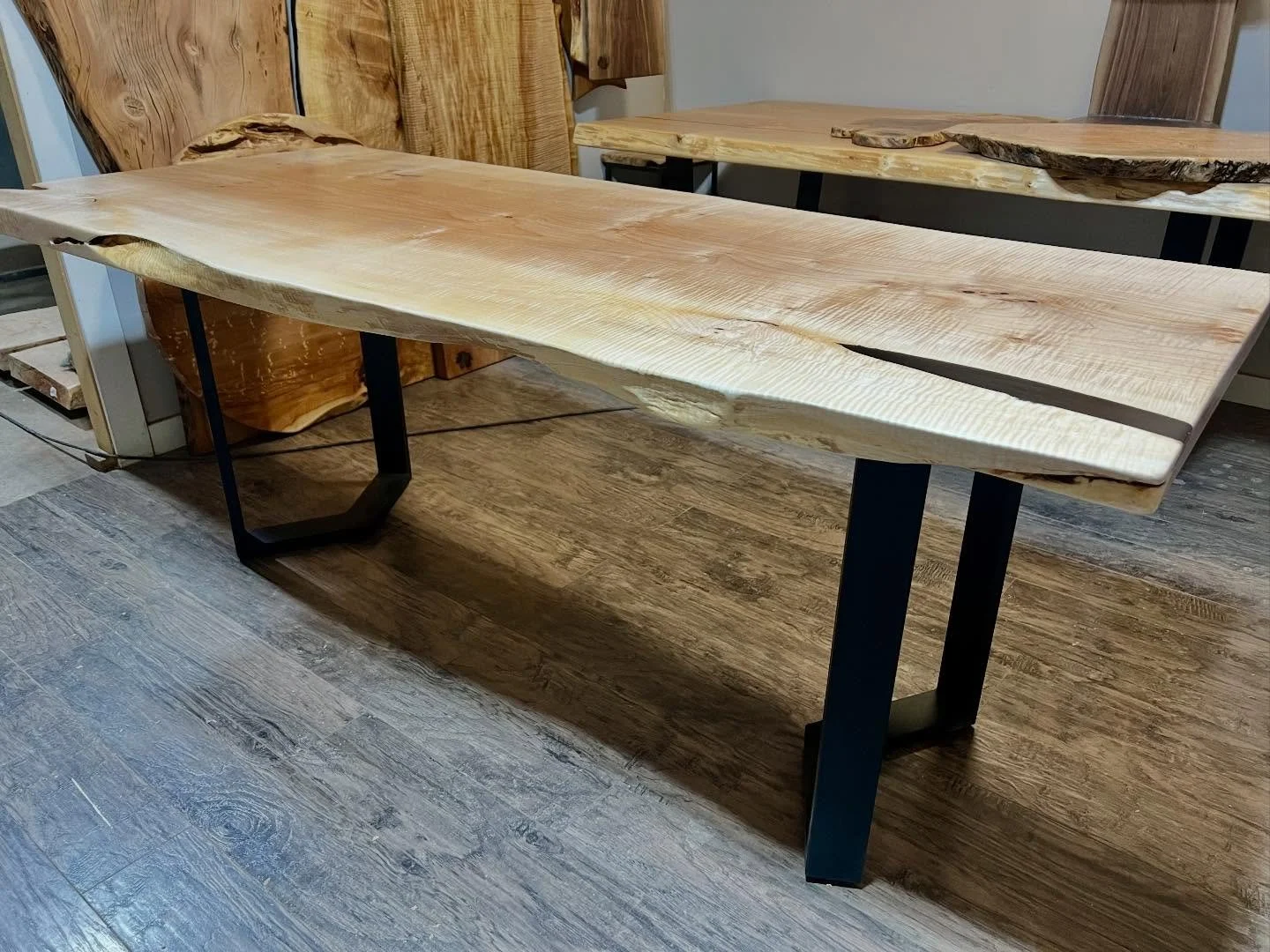 curly maple dining table1.jpg