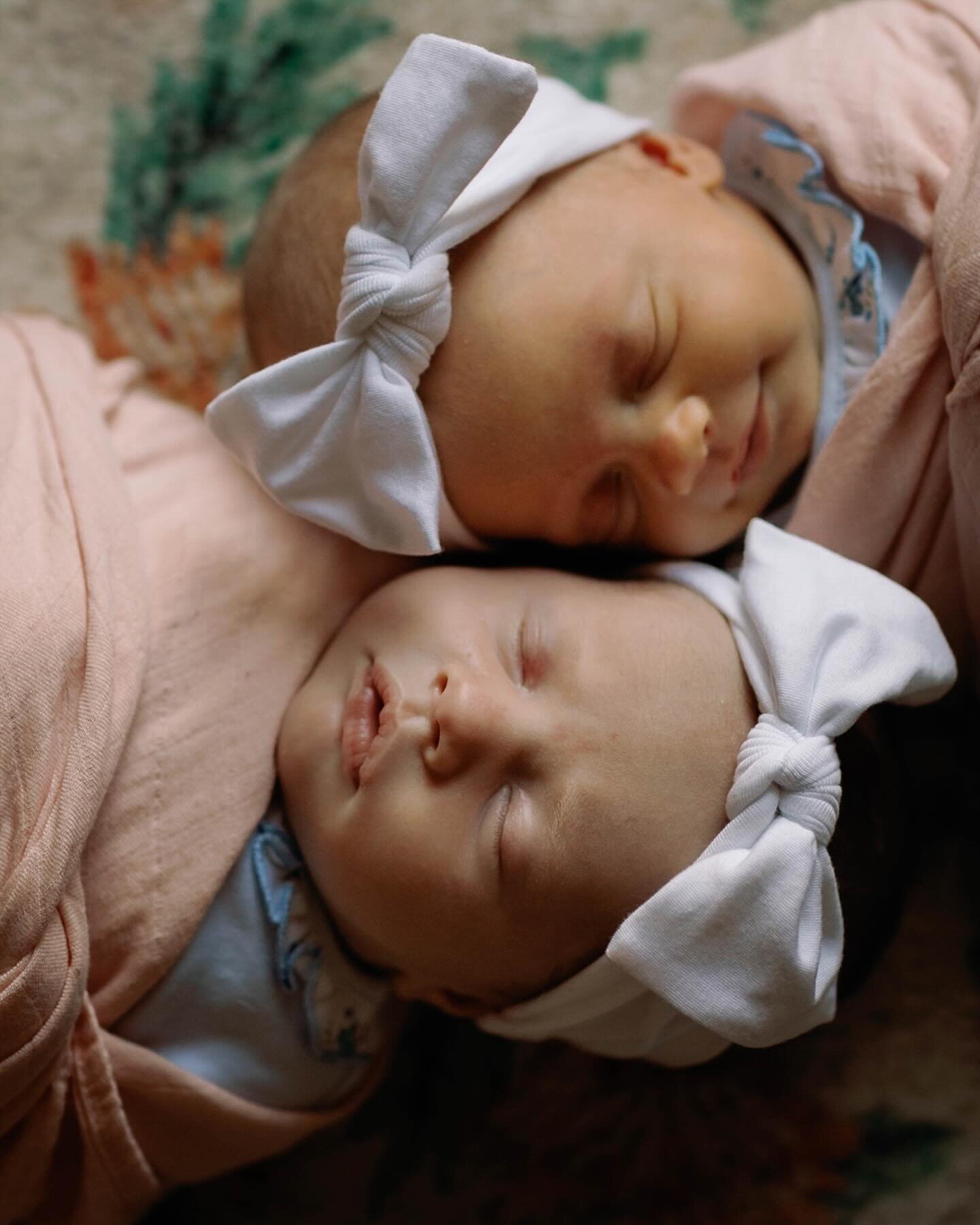 These little cousins just had their first birthday and it reminded me I never shared any from their joint newborn session. 

Twin sisters (both past brides of mine) gave birth to their firstborn babies on the same day - can you even believe it? So of