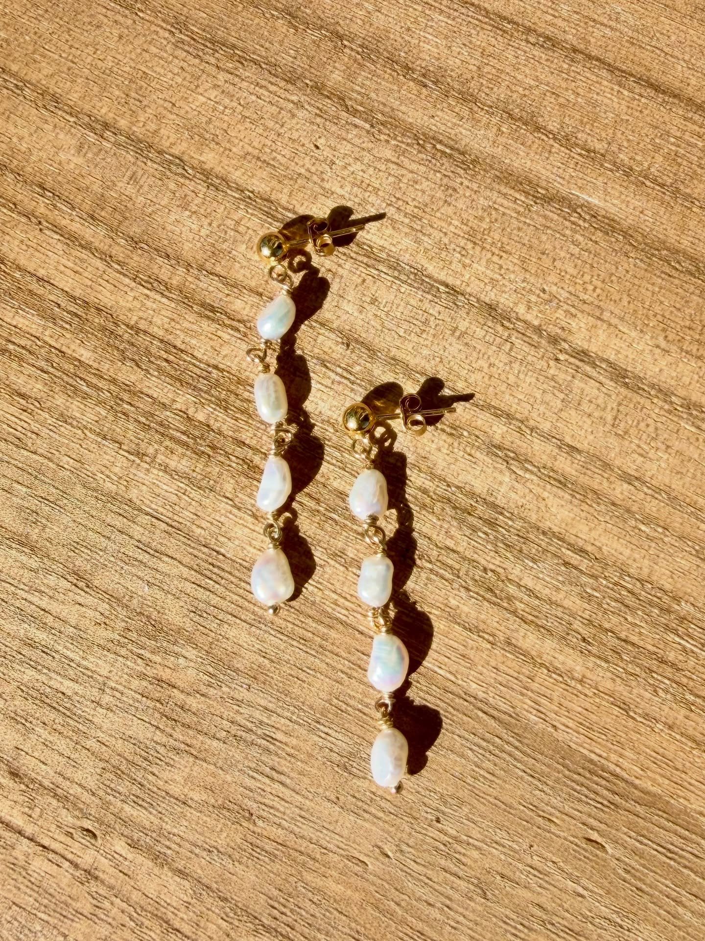 Valentine&rsquo;s Day is less than a week away❣️ get her jewelry that feels like summertime🌞✨
.
.
.
. #valentinesday #giftsforher #handmadejewelry #shopsmall