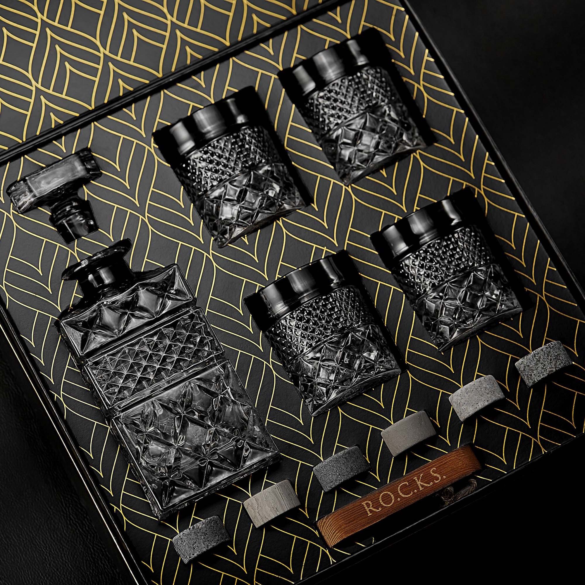 Rocks Whiskey Decanter Set 2000px - 4.jpg