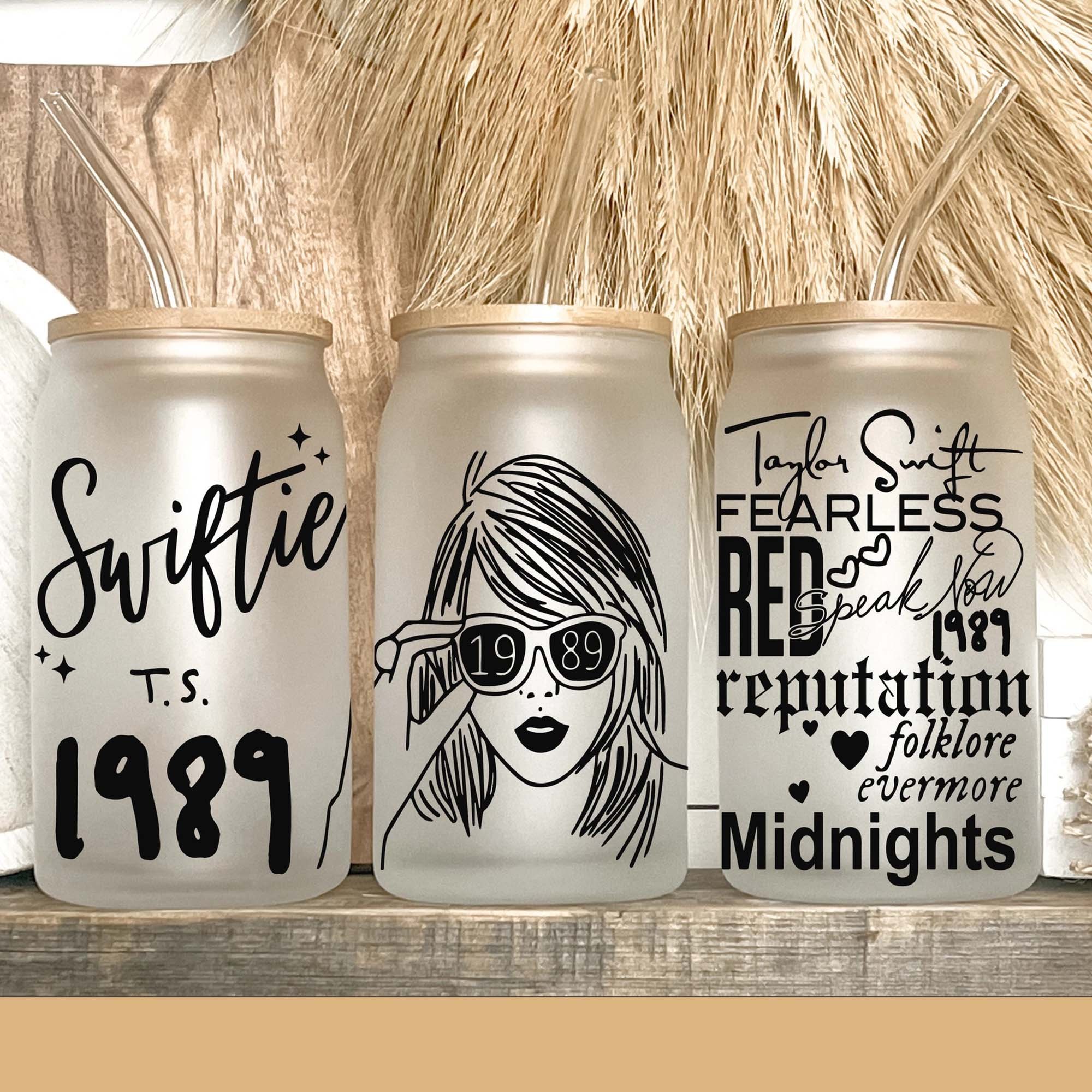 1989 Taylor Swift trio.jpg