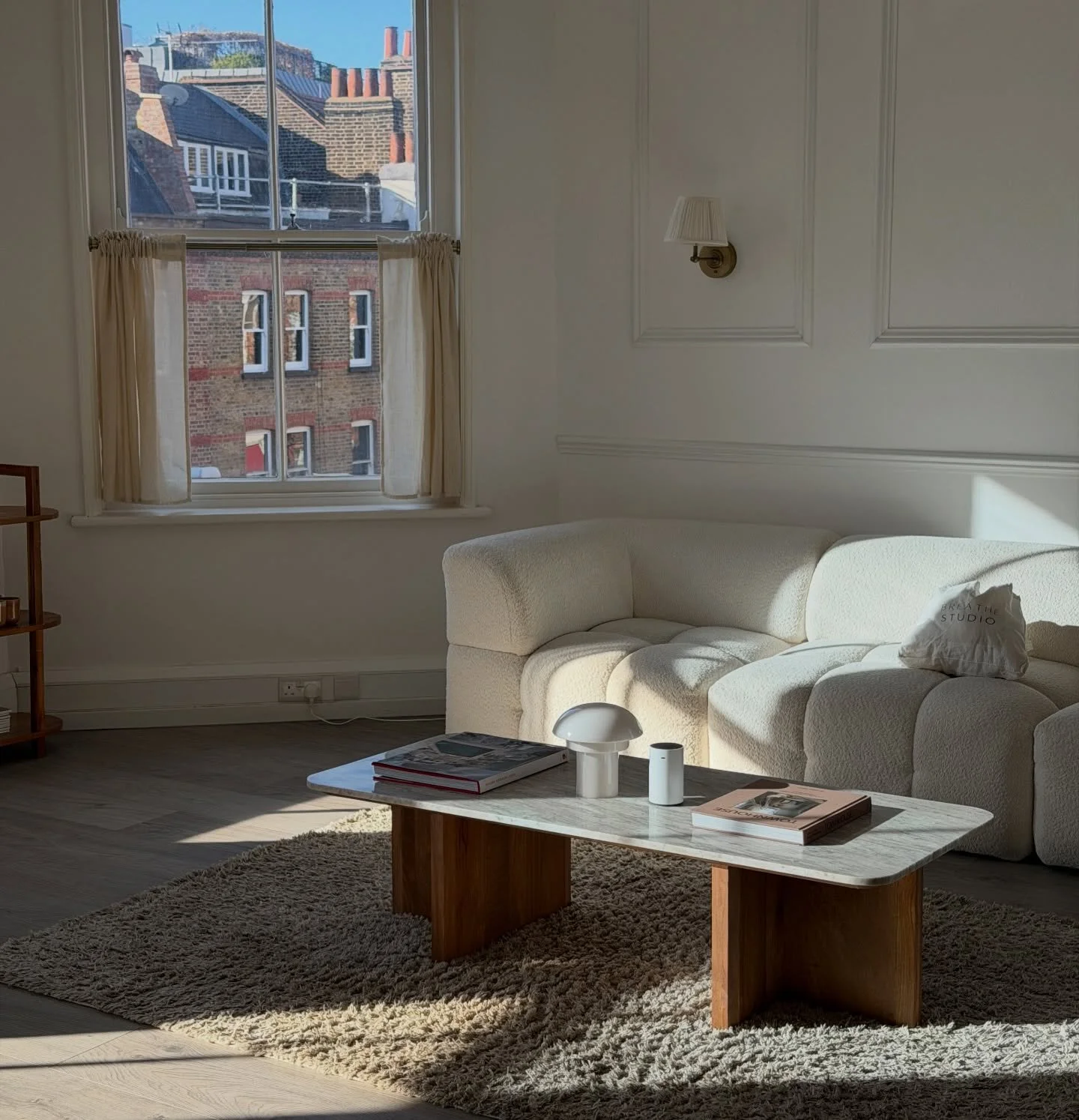 It&rsquo;s beginning to look like Spring/Summer at Breathe. One of the things that made @emmahendersonwellness choose this space was the natural light. Instead of being dark and dingy like so many gyms, Breathe sits above the hustle and bustle - a li