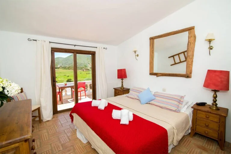 Room 2 - 2.jpg