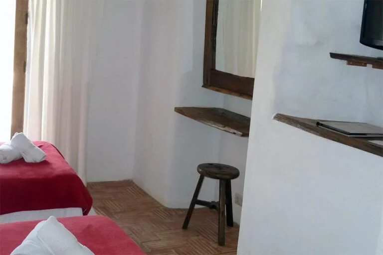 Room 3 - 4.jpg