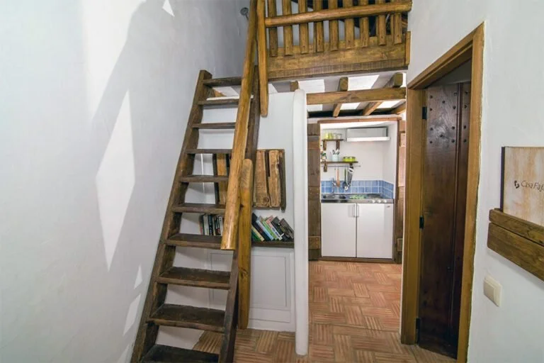 Room 3 - Stairs to Hosts bed.jpg