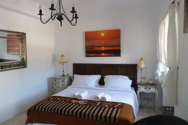 Room 5 - 1.jpg