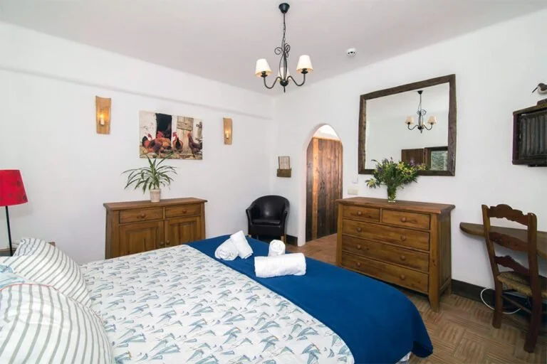 Room 7 - 1.jpg