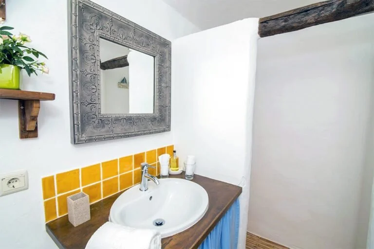 Room 10 -3.jpg