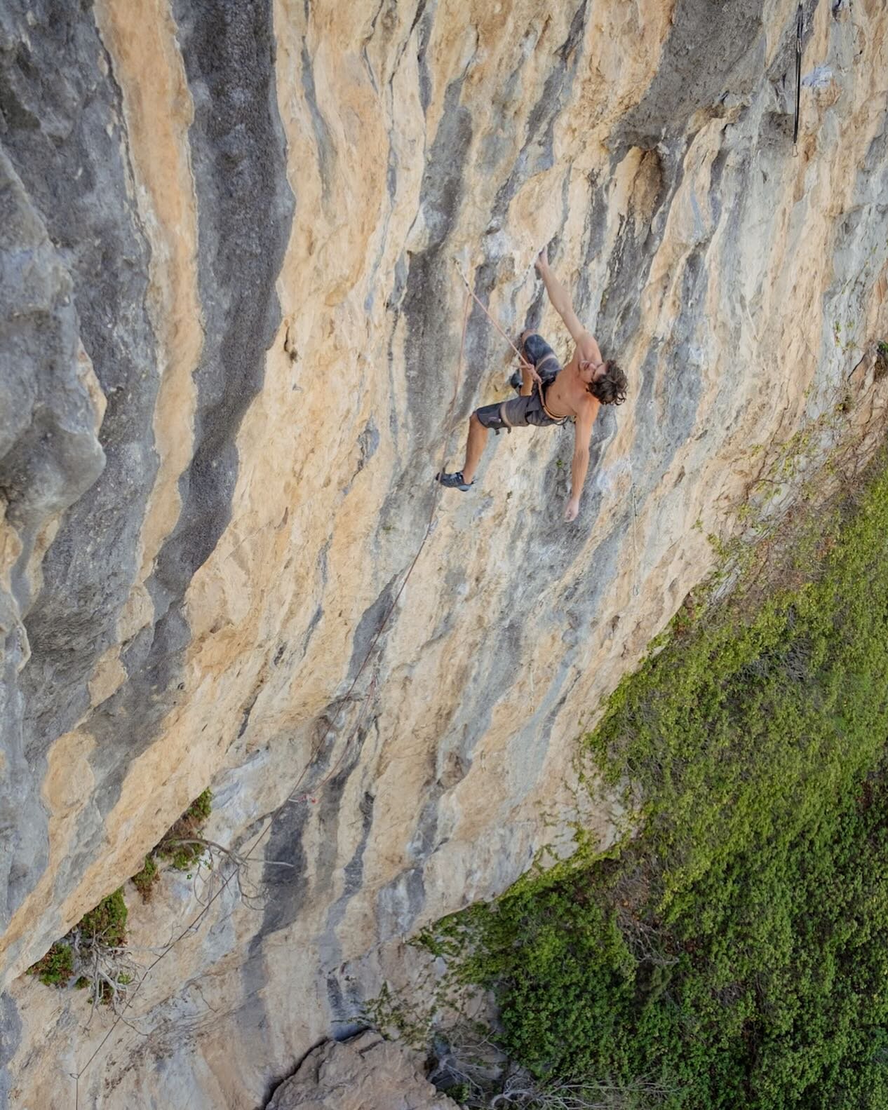 The wall at F&iacute;gols a l&rsquo;Ombra is just stunning don&rsquo;t you think!? Here is David cruising up the &Agrave;spid 8b. God job taking this one down. 

#climbing #bouldering #climbing_pictures_of_instagram #bouldering_pictures_of_instagram 