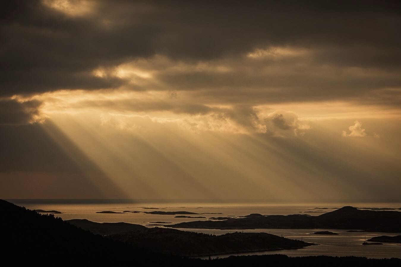 Nature is simply stunning 

#flatanger