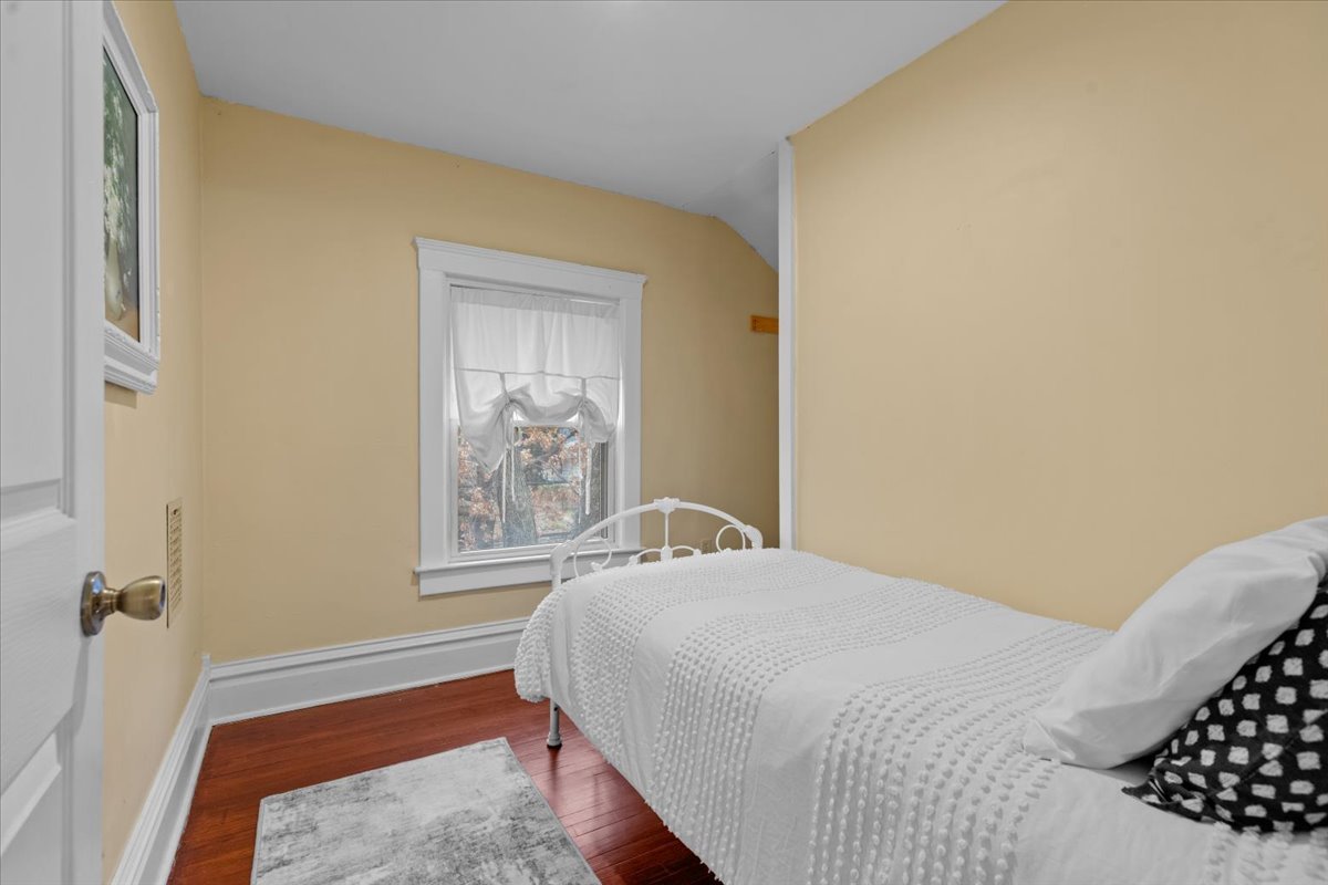 12-4007 Genessee St-9.jpeg