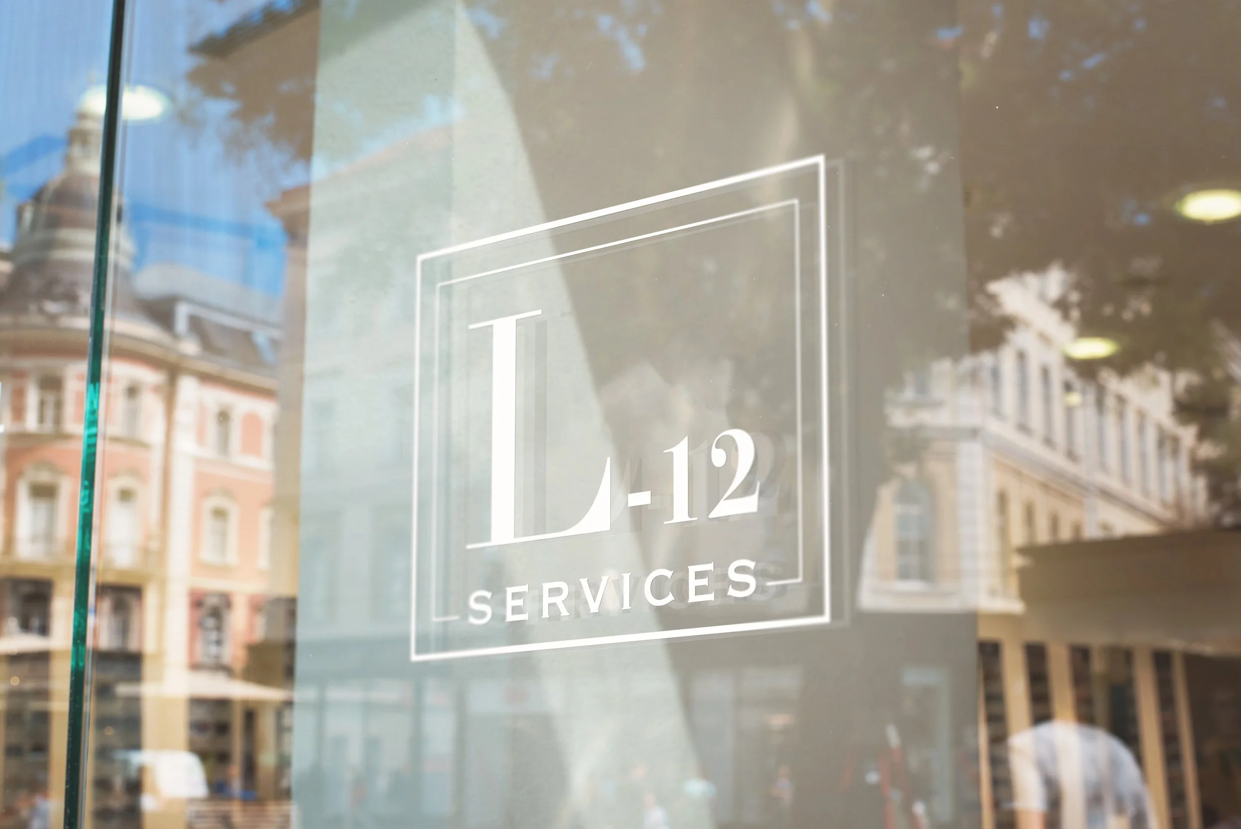 L-12- GLASS MOCKU.jpg