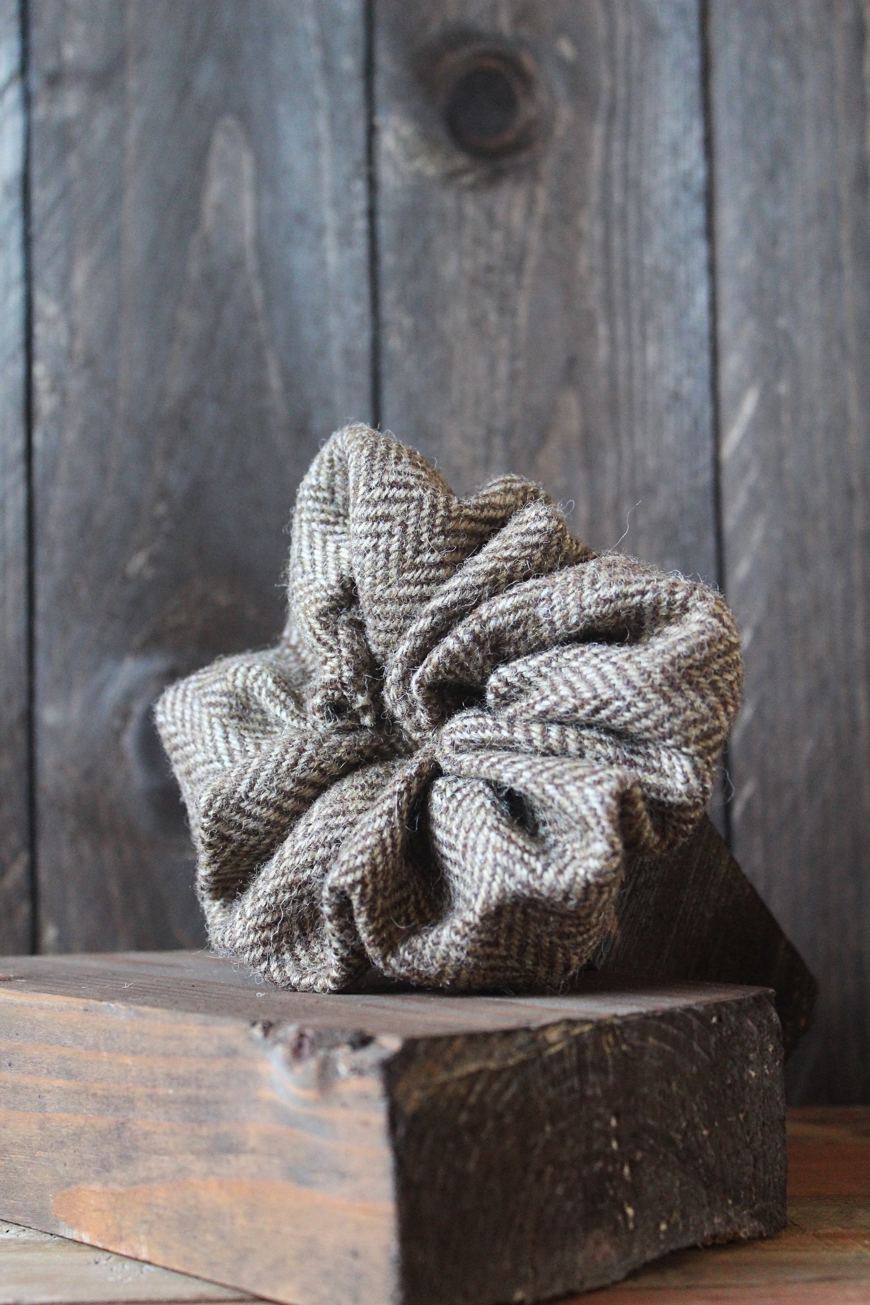 'Oak Lodge' Tweed Scrunchie