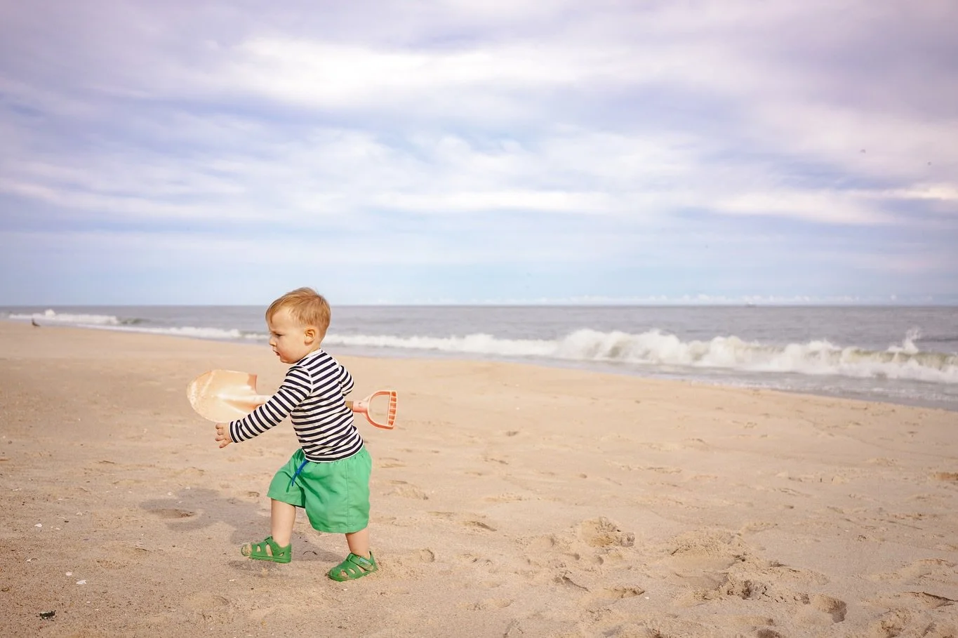 Holding on to the last bits of summer 🌅

This post a little different, but also&hellip;everything. I take endless photos of my kids, our family, our adventures, &amp; our everyday life. These are the frames that feel. The ones that pull me right bac