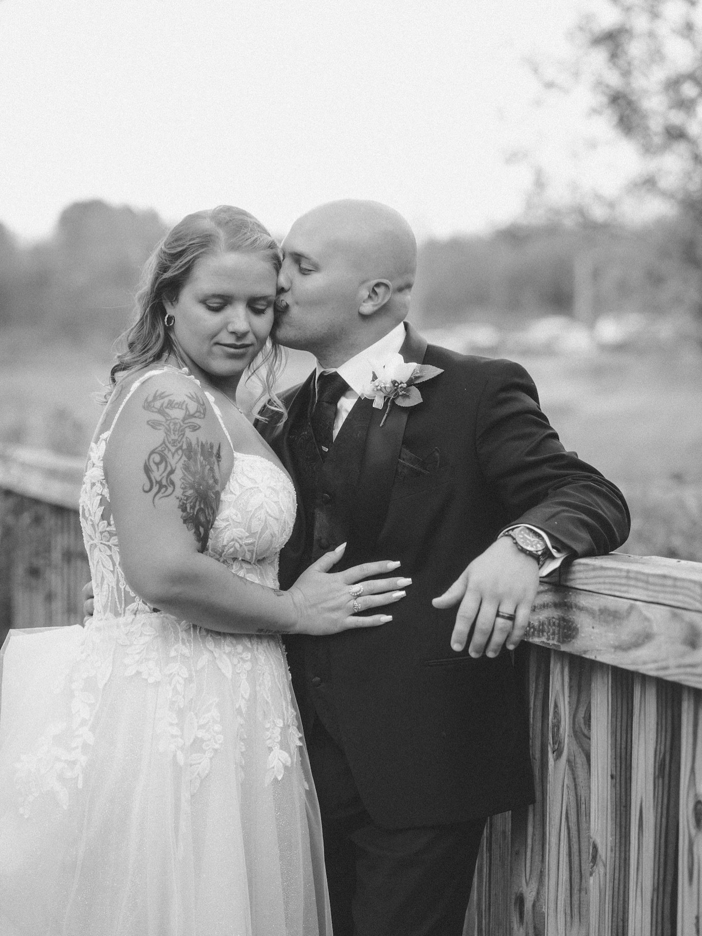 There&rsquo;s something about an October wedding 🤌🏻

#eriepaphotographer #eriepaweddingphotographer #weddingphotographer #weddingphotography