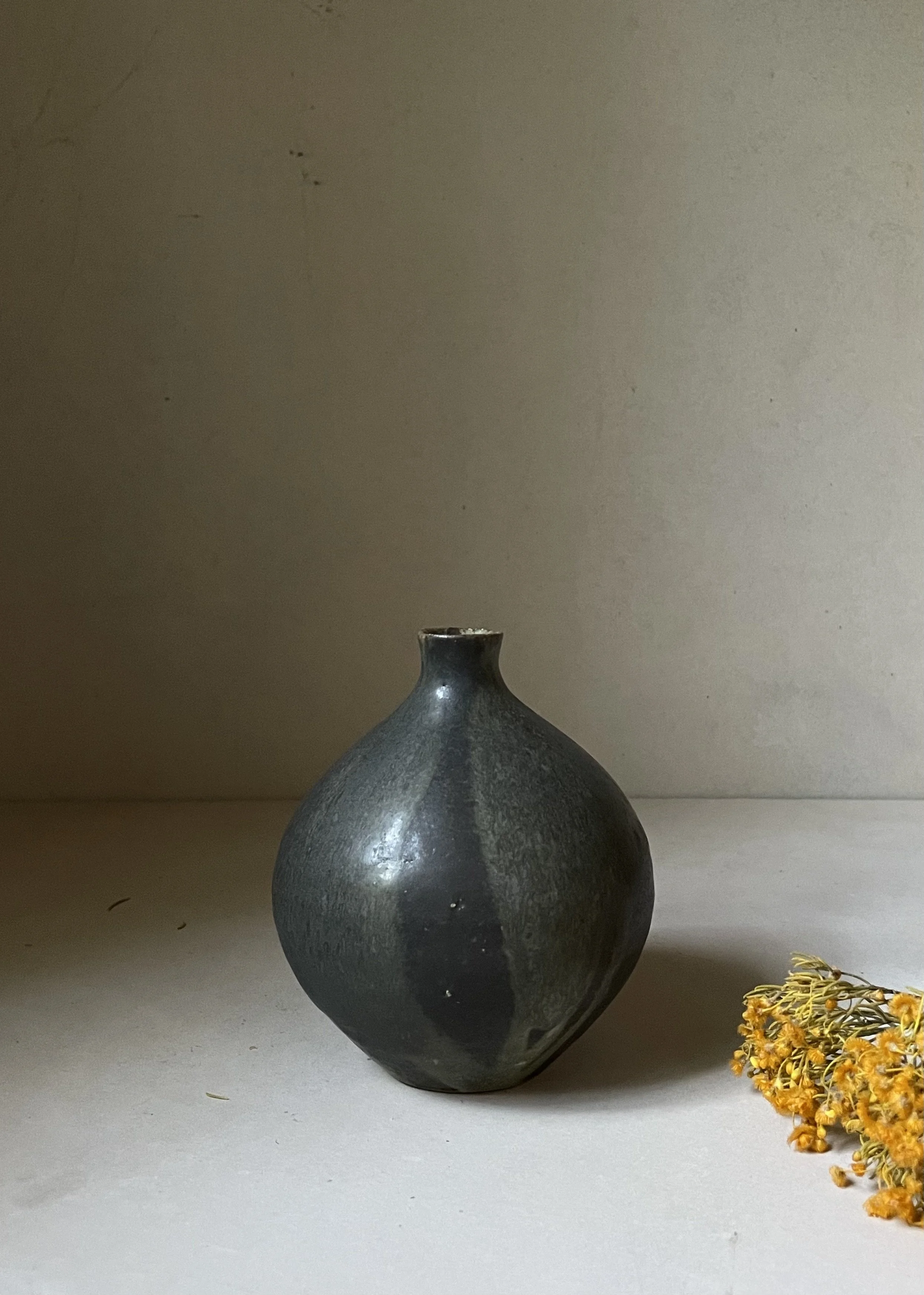 Blossom Vase | Ash Black Drip