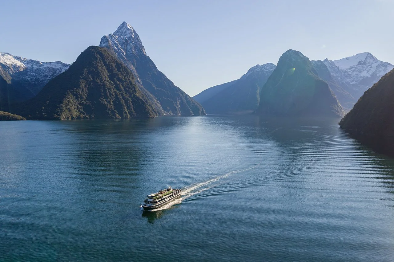 gallery-milford-sound-day-cruise.jpg