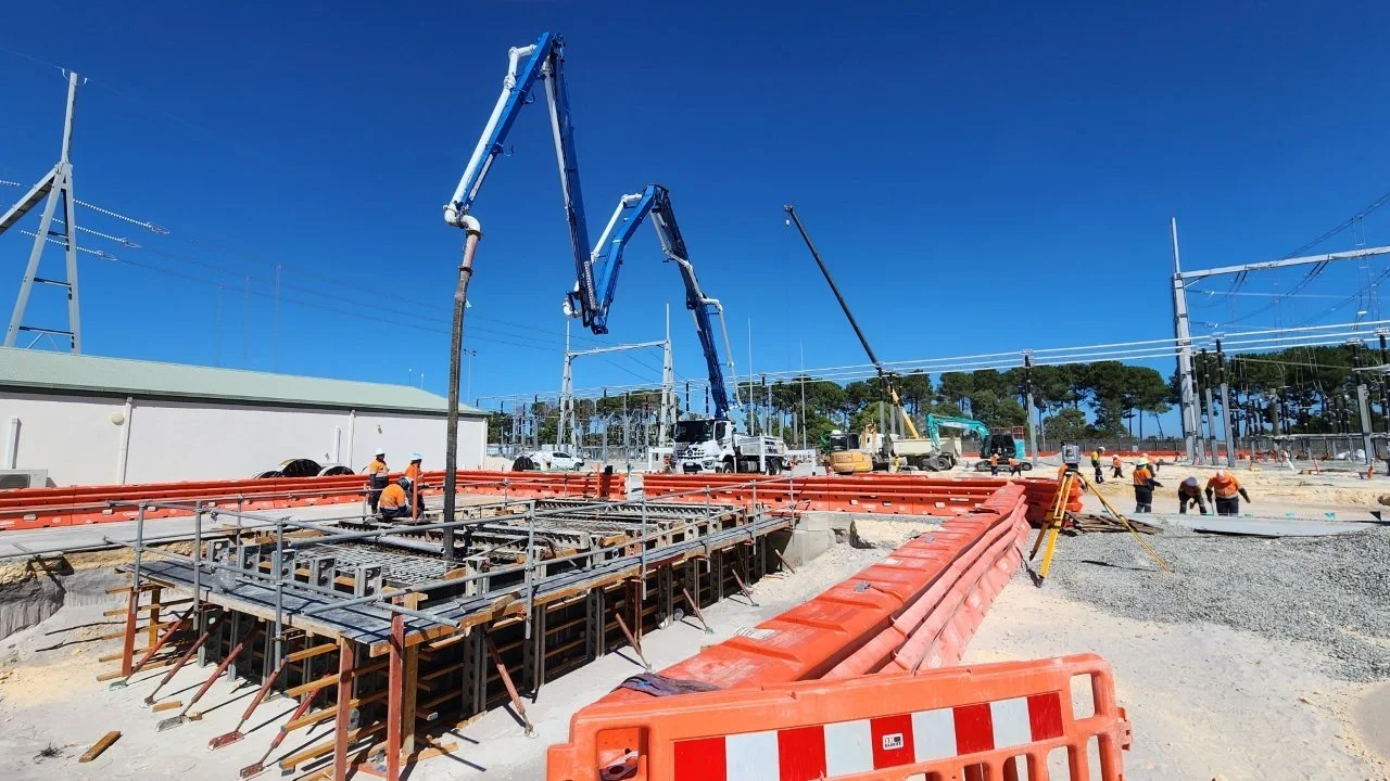 330kV gantry pour.jpg