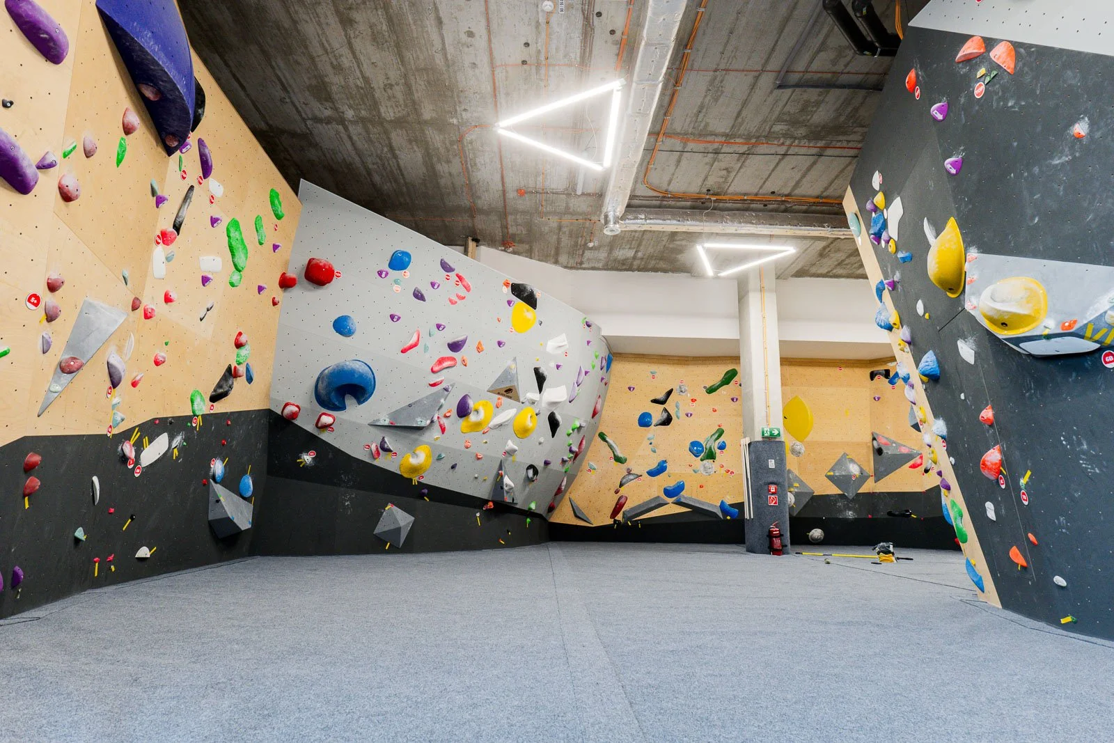 lezecka-stena-blockdock-bratislava-lezenie-38.jpg