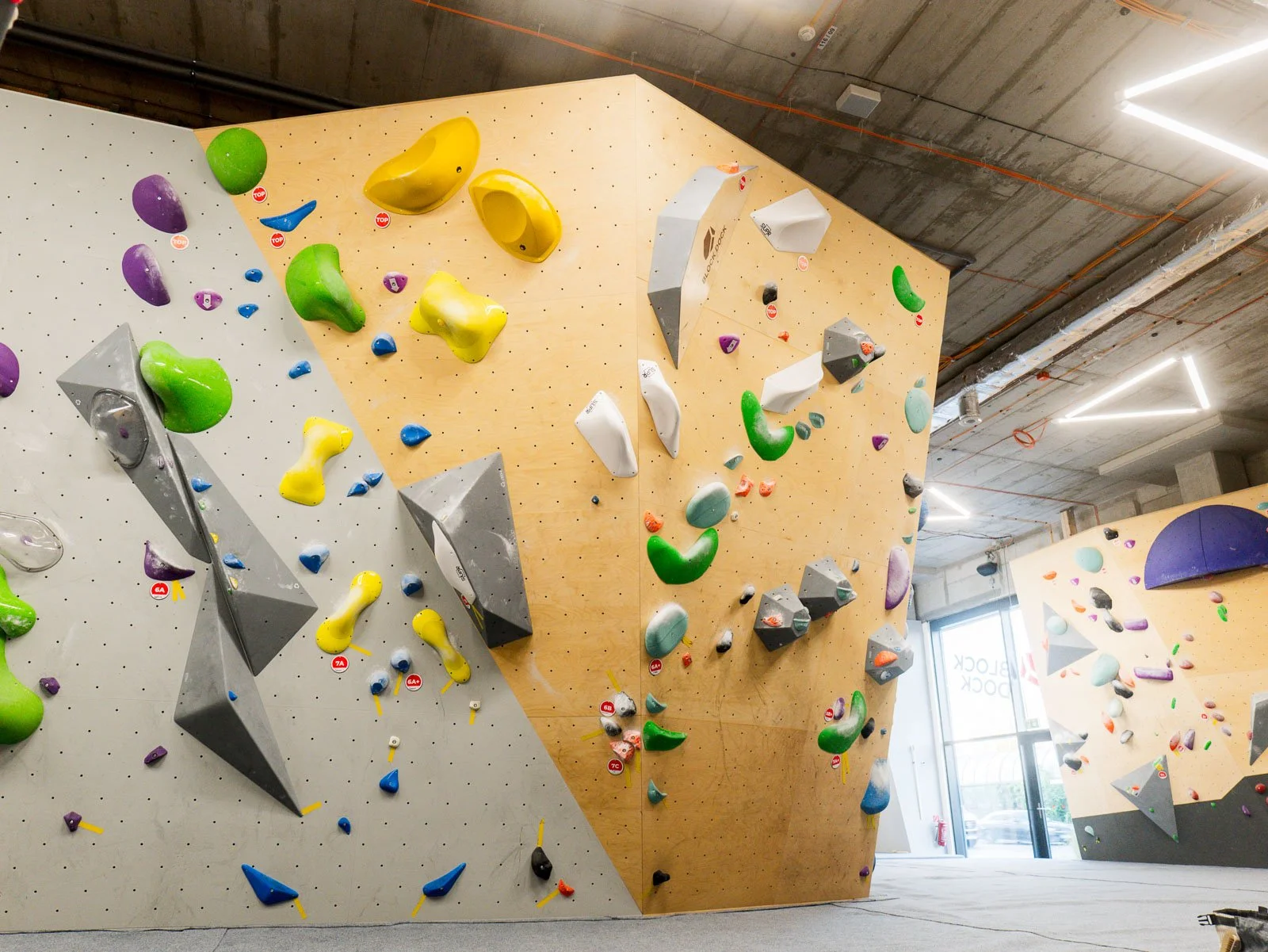 lezecka-stena-blockdock-bratislava-lezenie-40.jpg