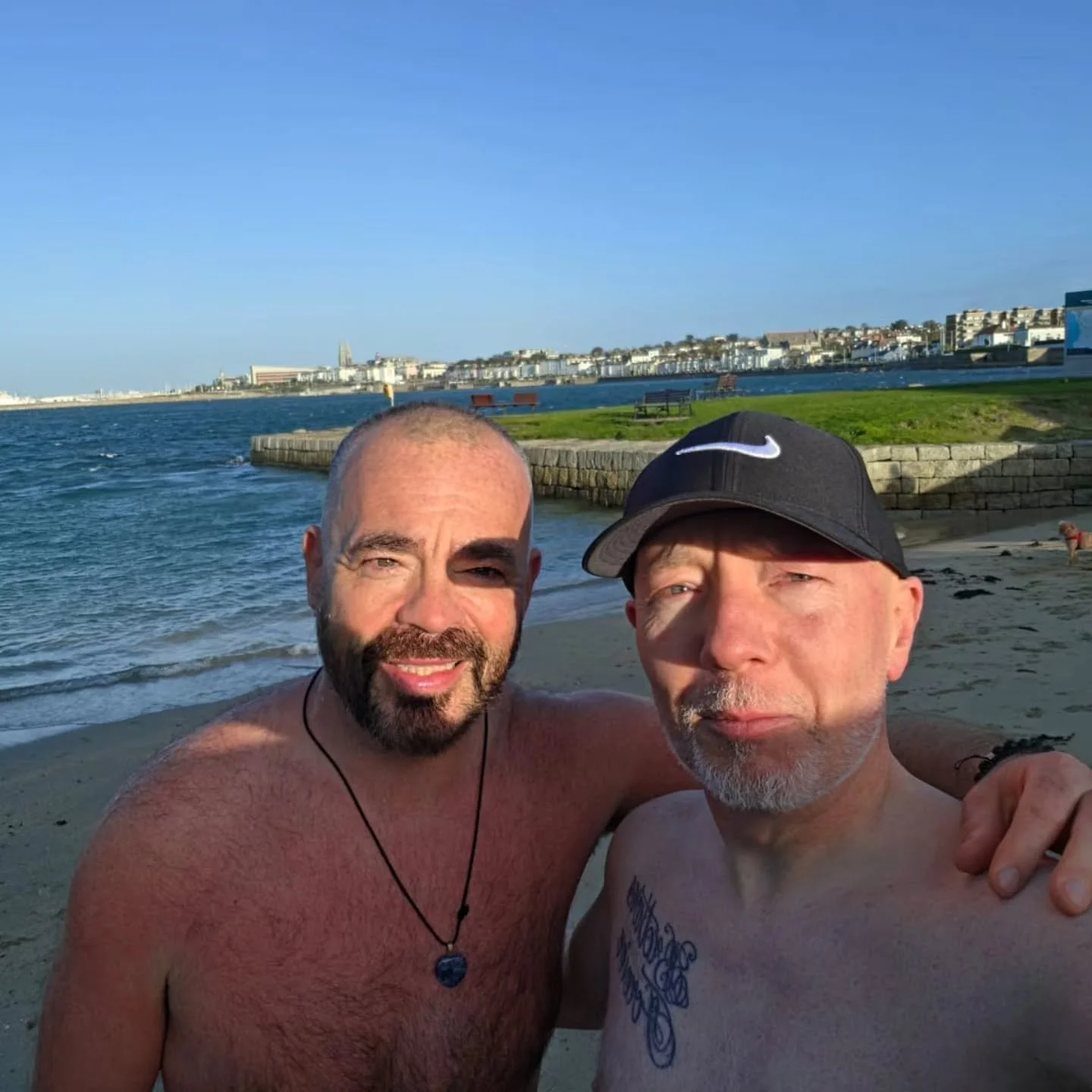 A good few people away and some rough water but two of our lads still made it this morning (at the calmer Sandycove). Lads looking after lads, that's what it's all about...

#sundaymorning #MenSupportingMen #itsgoodtotalk