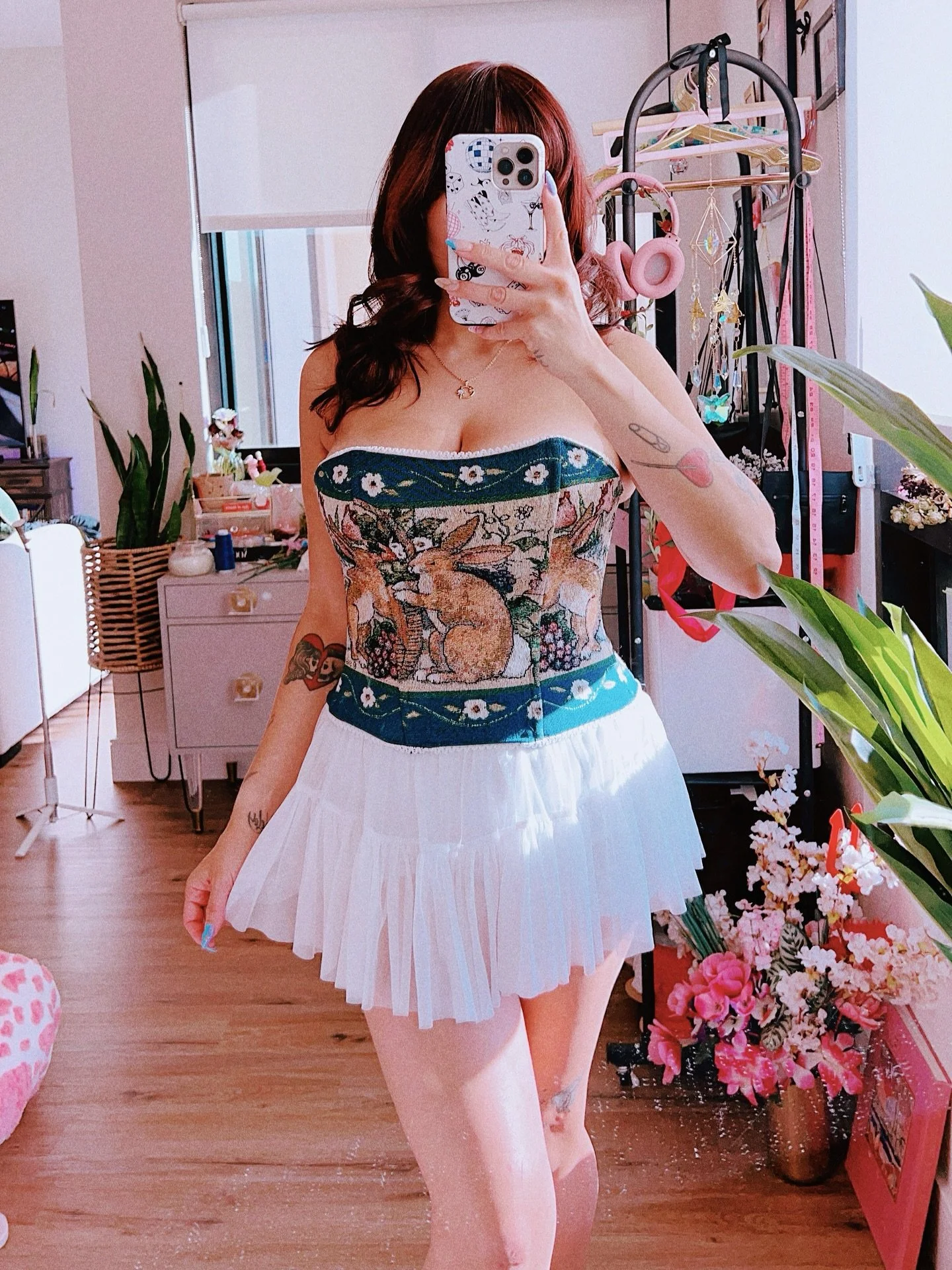 Creating my new normal through stitches, mess, magic, and moments that feel like healing. 🌈🥀🧚🏼&zwj;♀️🐇✨

🪡 Final corset reveal. Thank you @revivalsewingco for the perfect recommendation.

🎨 Messy desk views. Proof that beauty is born from mess