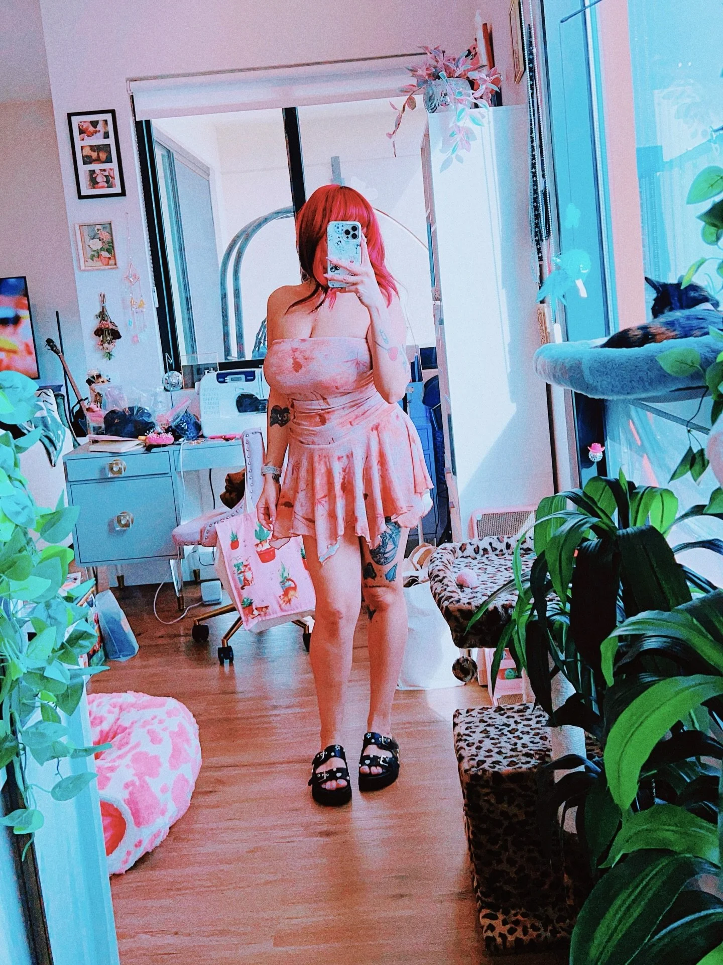 Love her wild. Love her free. Let her love simply be. 🥀🦋 An archive of my world lately. 🌈