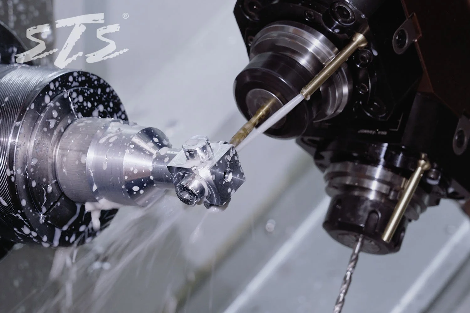 What is the difference between Gang Type CNC Lathe, power turret CNC