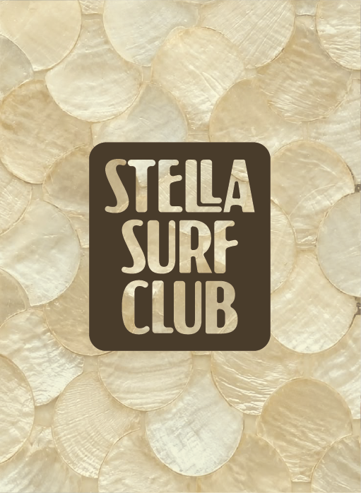 A background of pearl-like seashells with the text 'Stella Surf Club' in bold, beige letters inside a dark brown rounded rectangle.